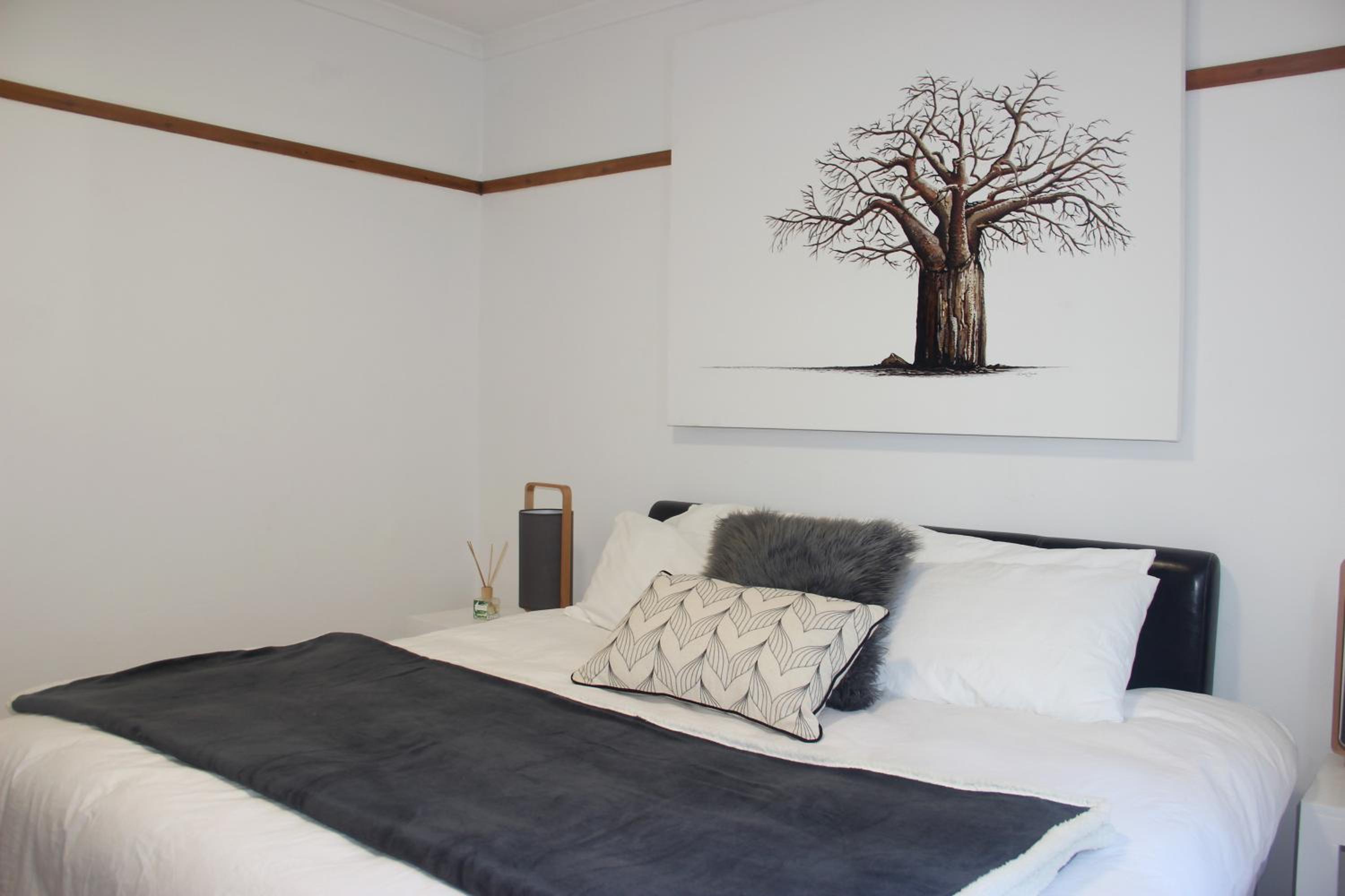 Two-Bedroom House - Photo 1
