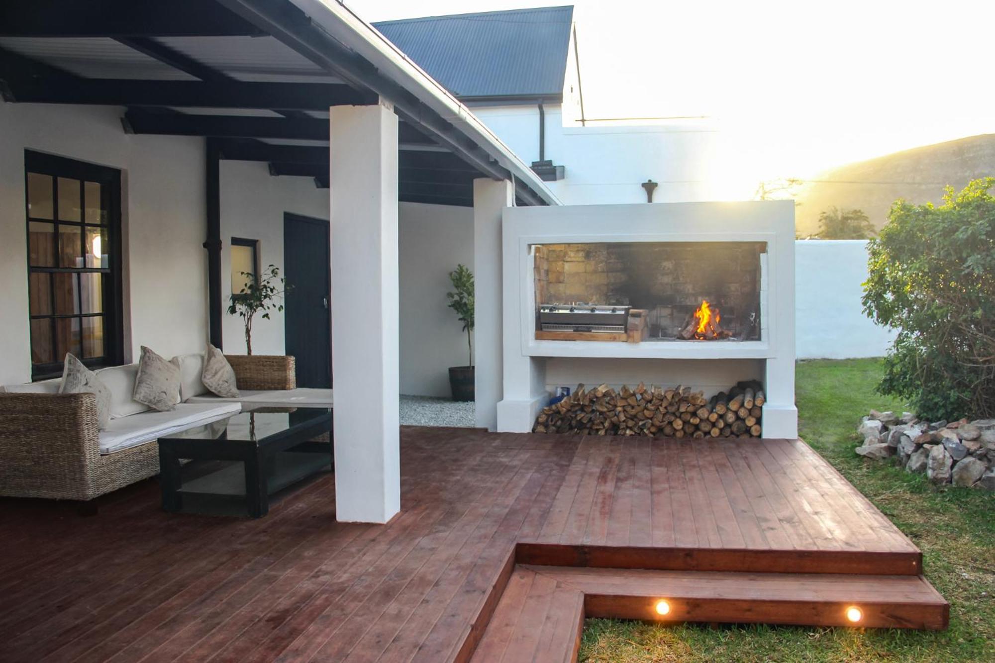 Two-Bedroom House - Photo 8