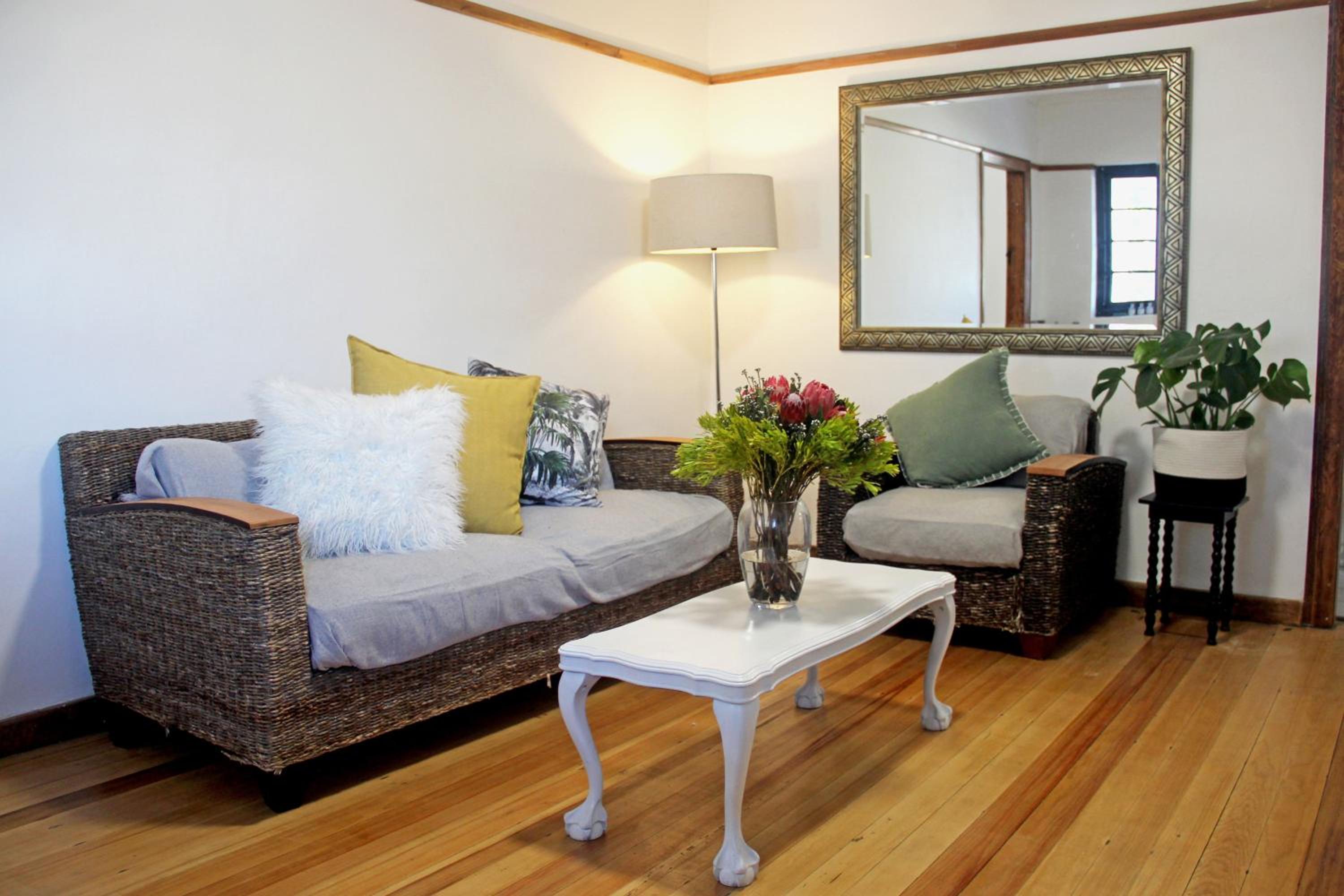 Two-Bedroom House - Photo 11
