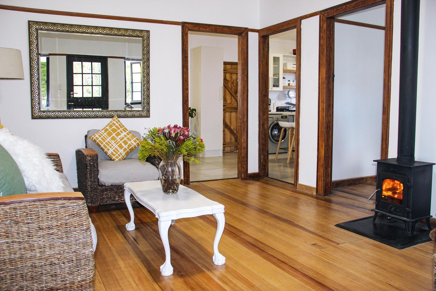 Two-Bedroom House - Photo 12