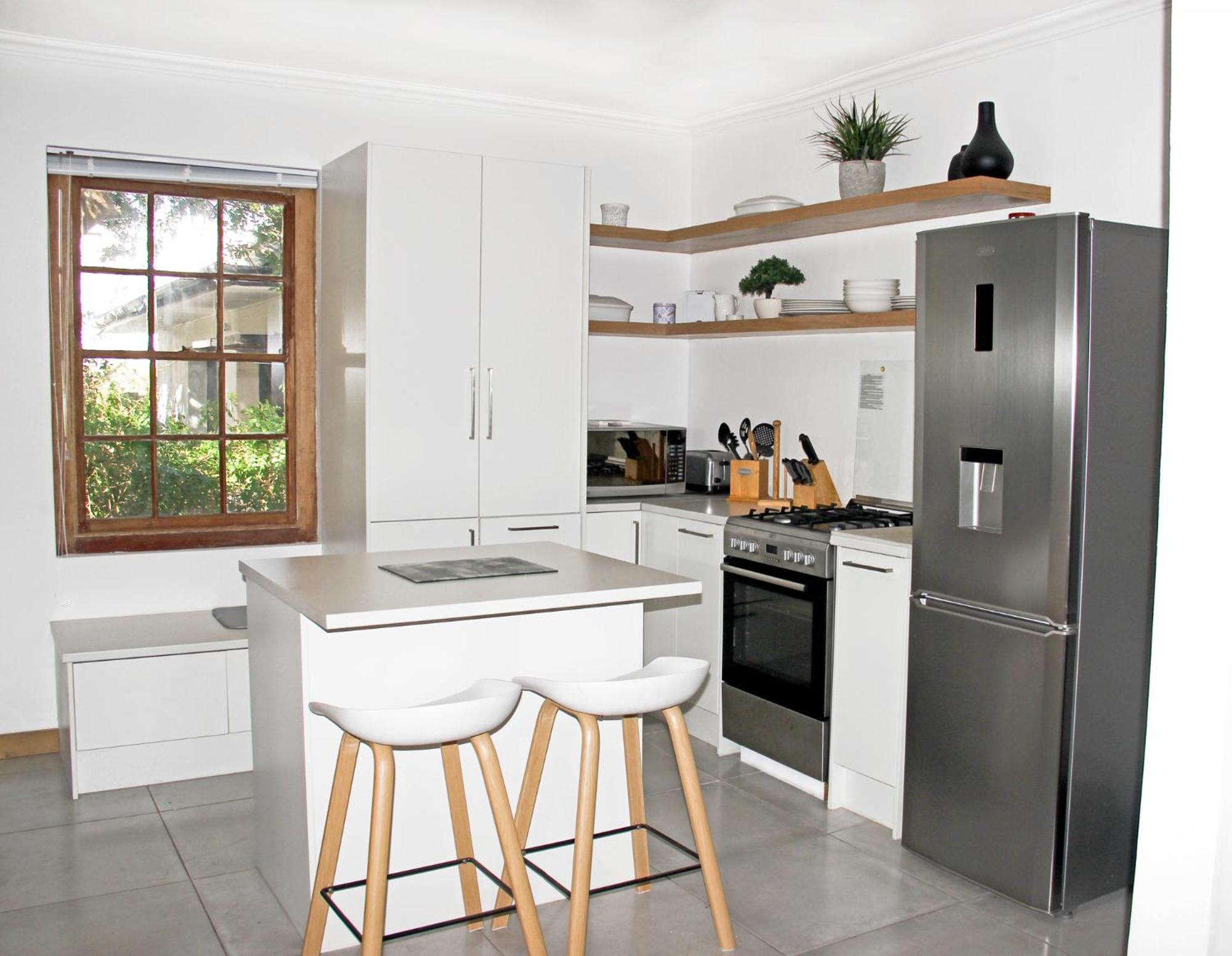 Two-Bedroom House - Photo 14