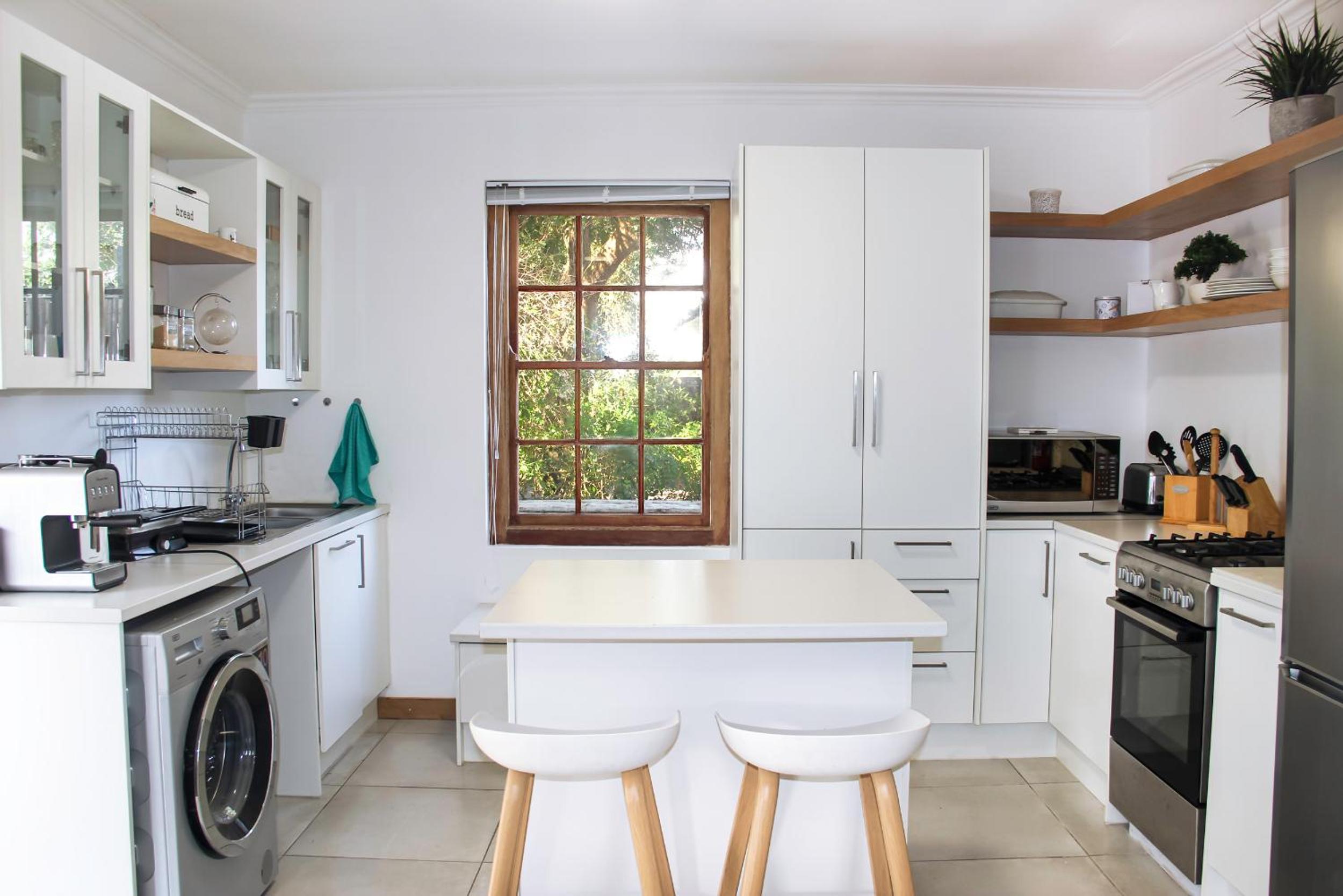 Two-Bedroom House - Photo 16