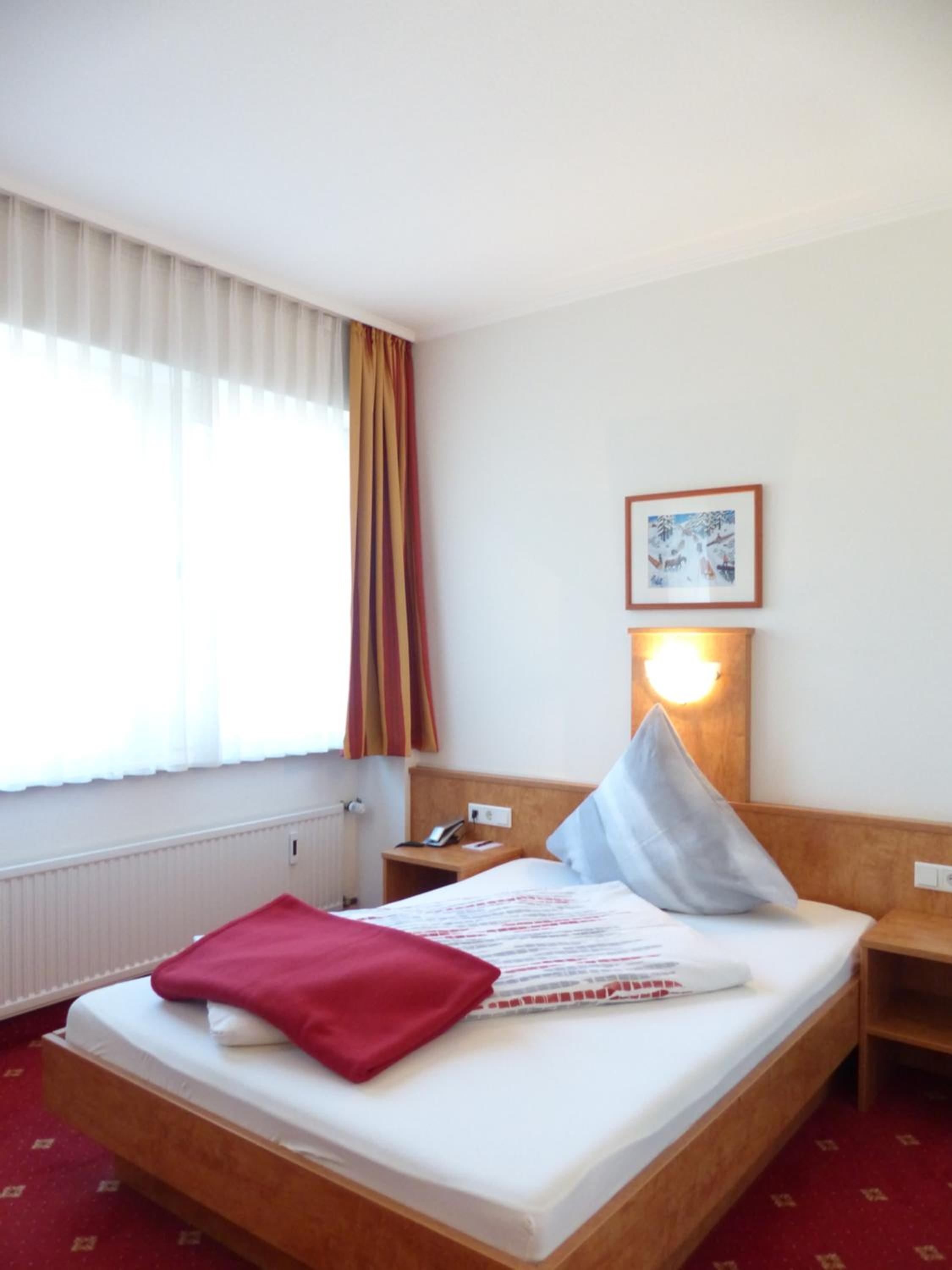 Double or Twin Room - Photo 6