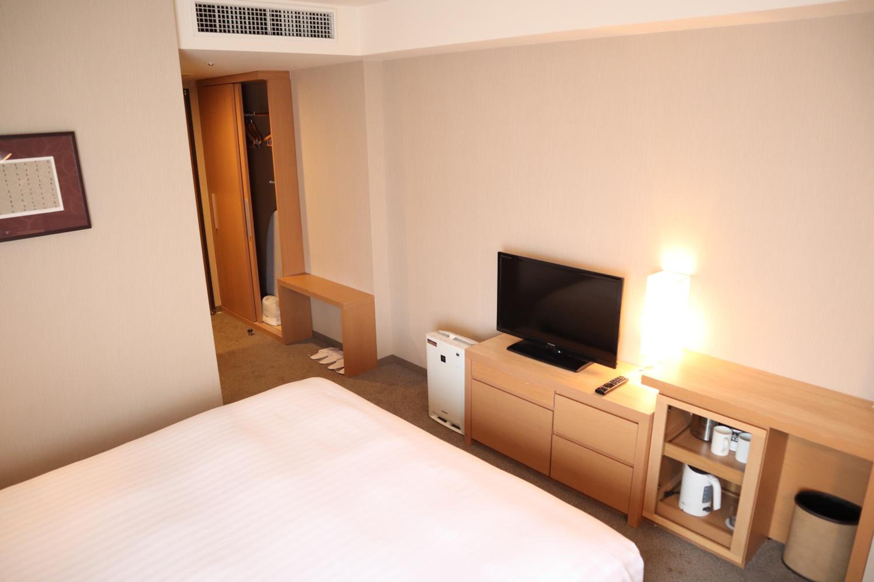 Corner Double Room - Non-Smoking - Photo 10