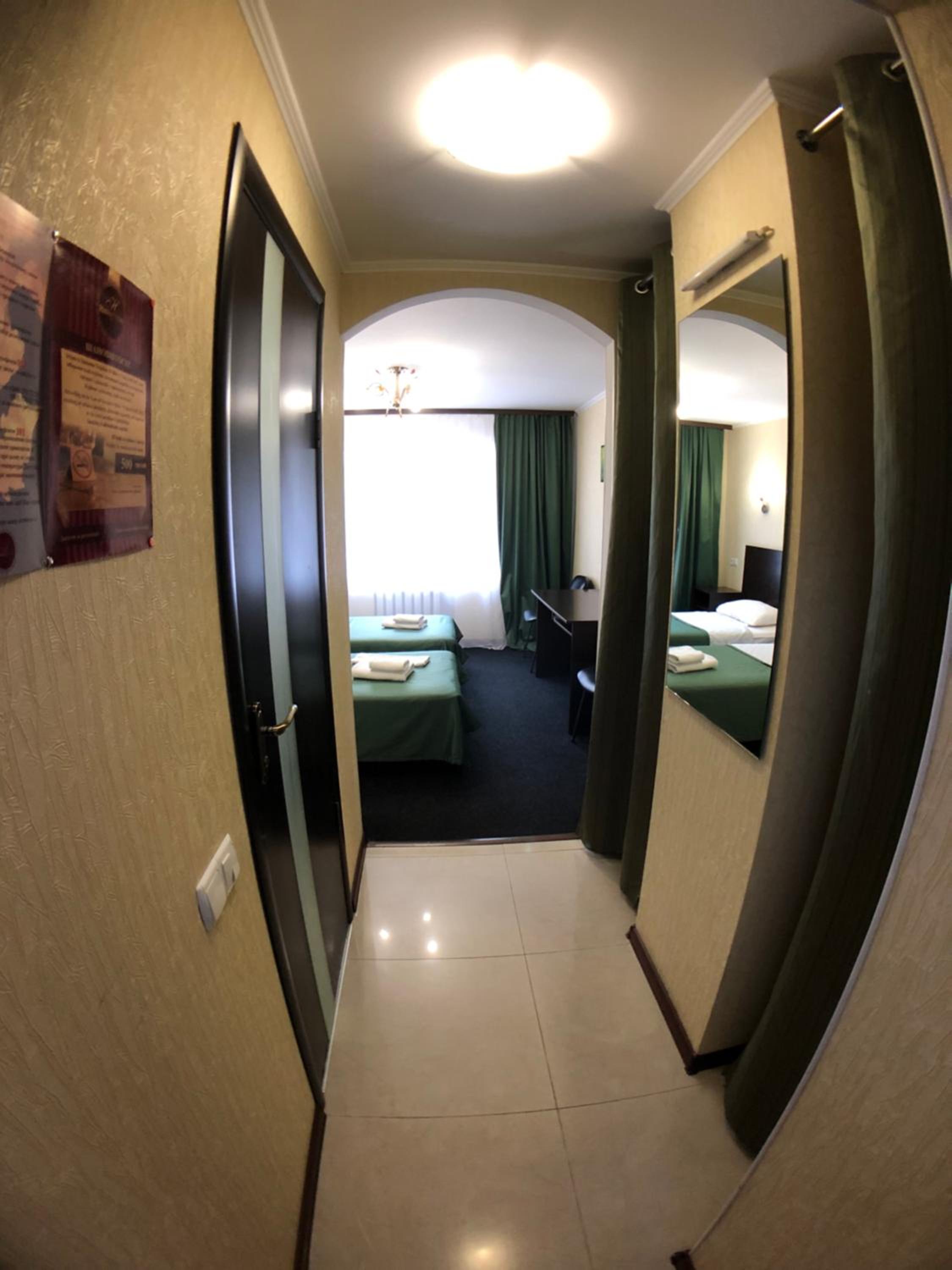 Standard Twin Room - Photo 4