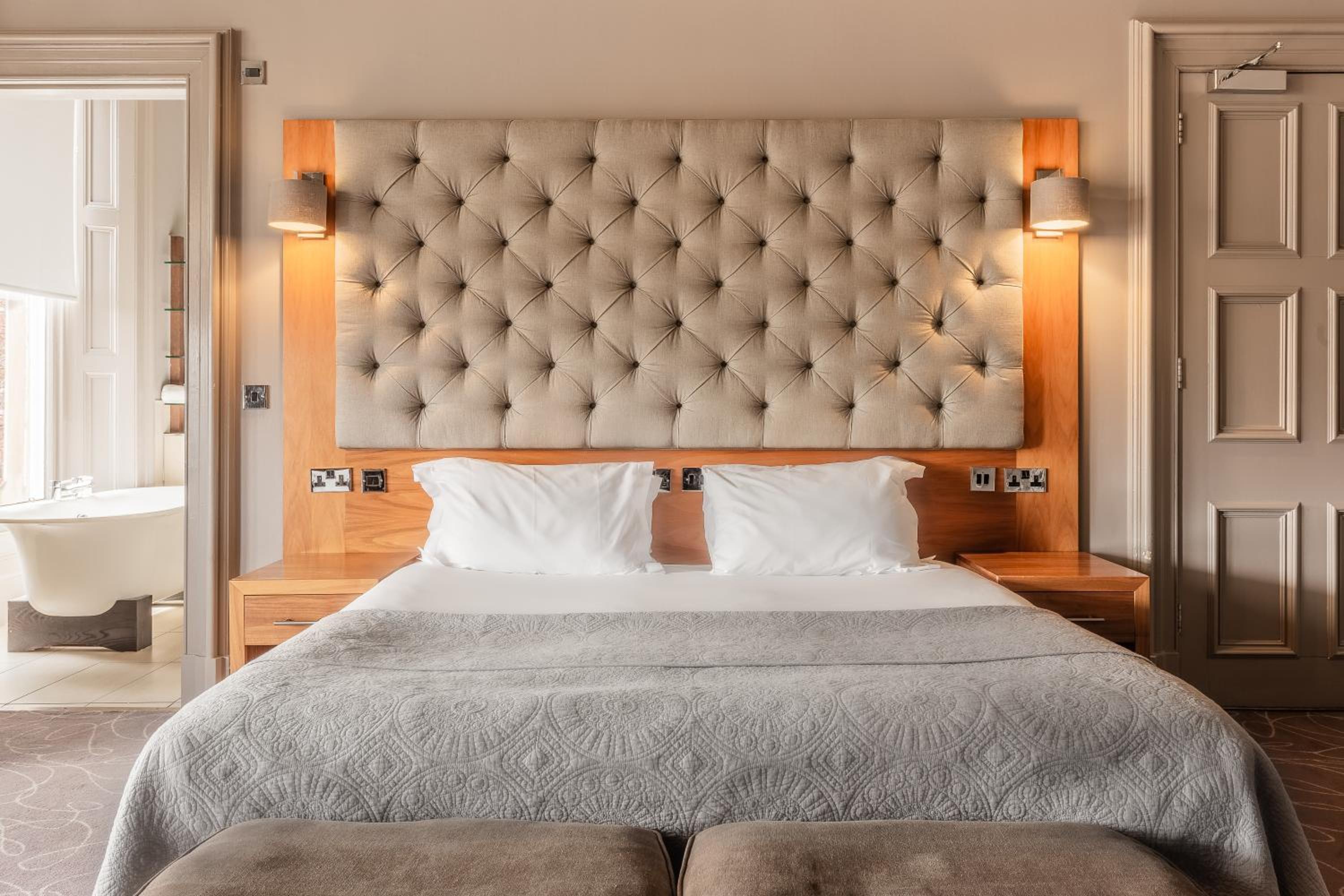Luxe Double or Twin Room - Photo 12
