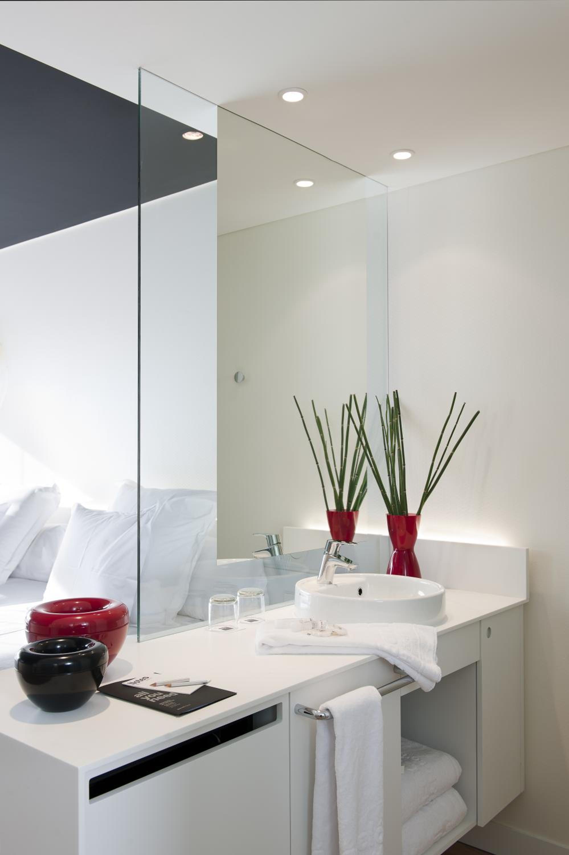 Deluxe Double Room with City View photo 2