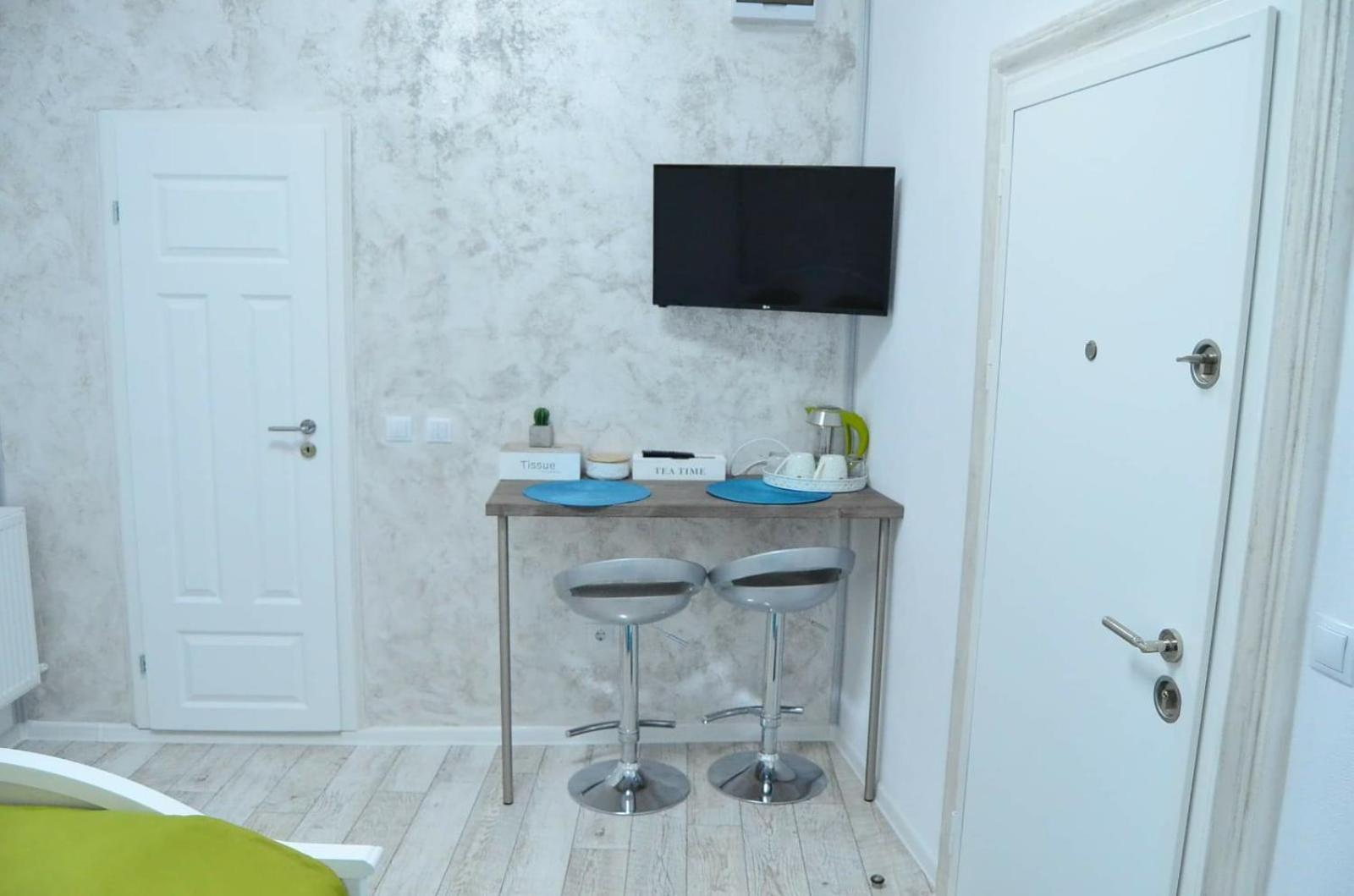 Two-Bedroom Apartment - Photo 28