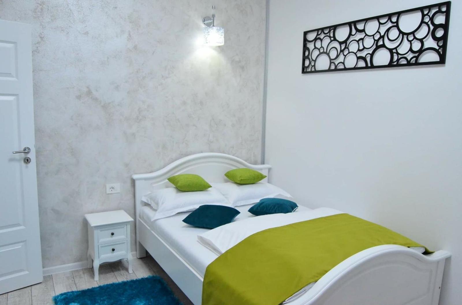 Two-Bedroom Apartment - Photo 2