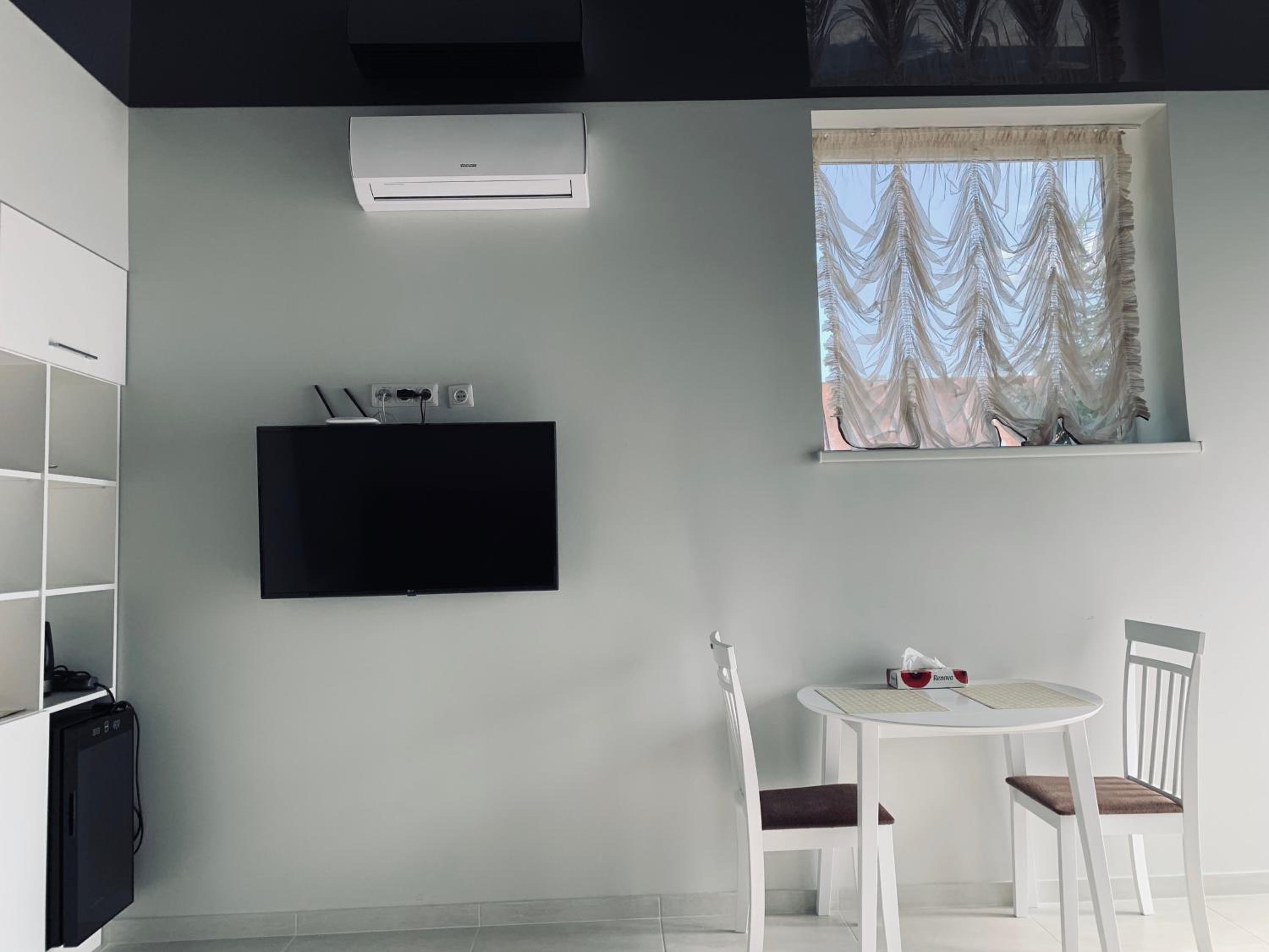 One-Bedroom Apartment - Photo 6