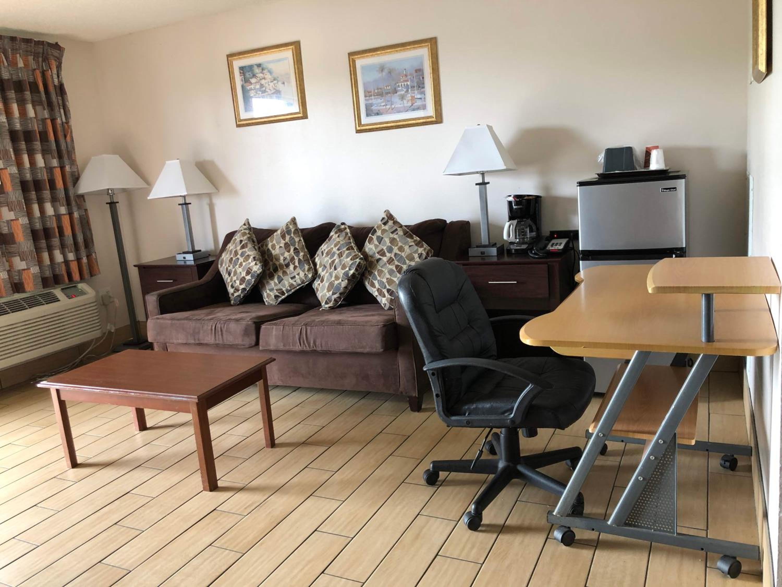 Deluxe Suite, 1 King Bed with Sofa bed