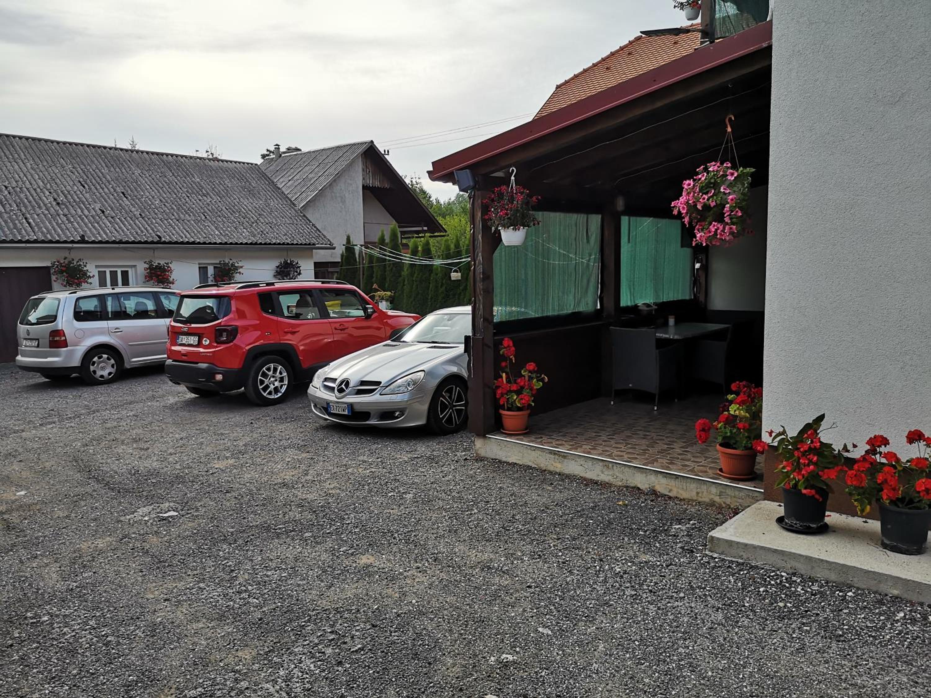 Triple Room with Balcony - Photo 9