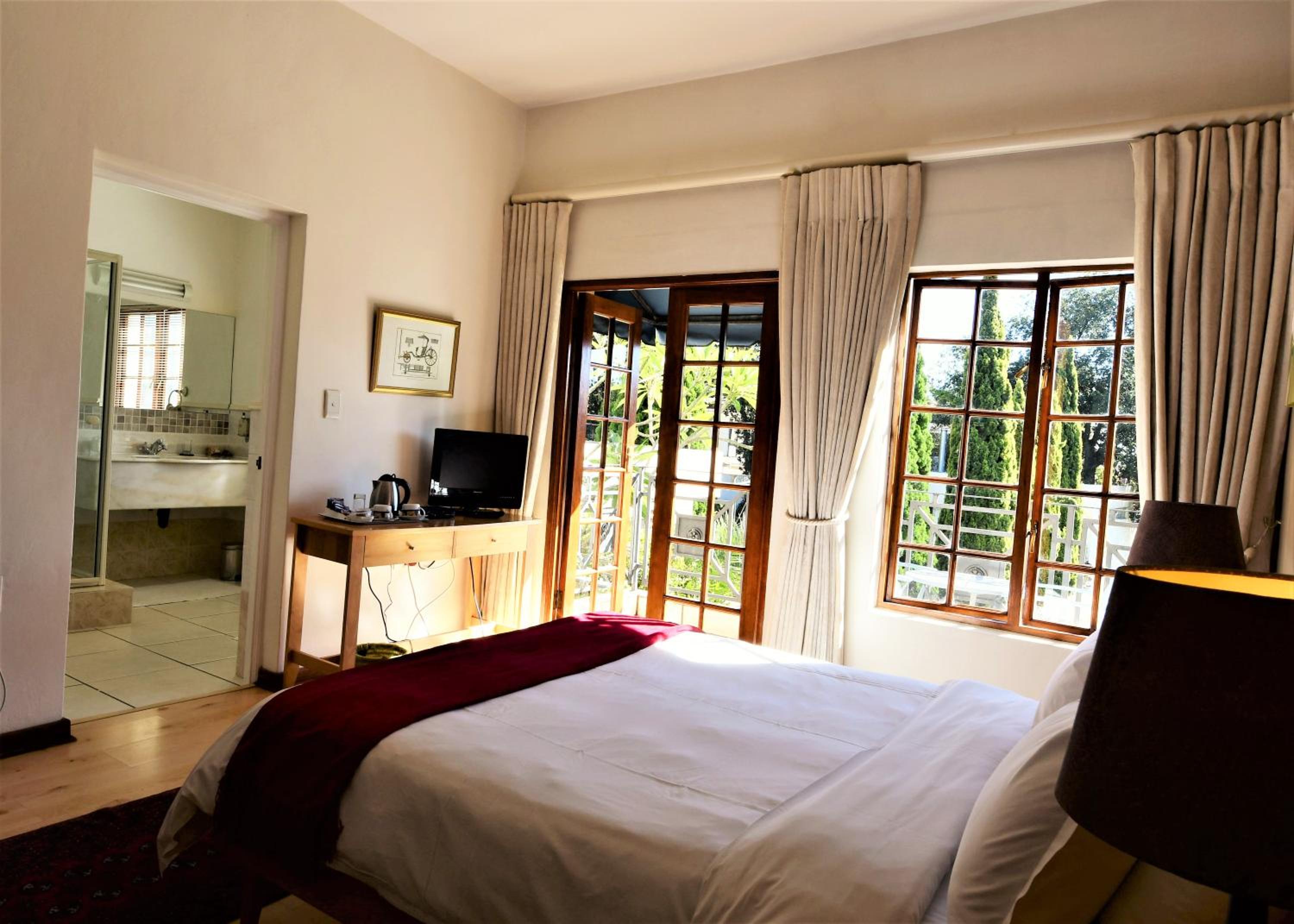 Twin/Double Room photo 2