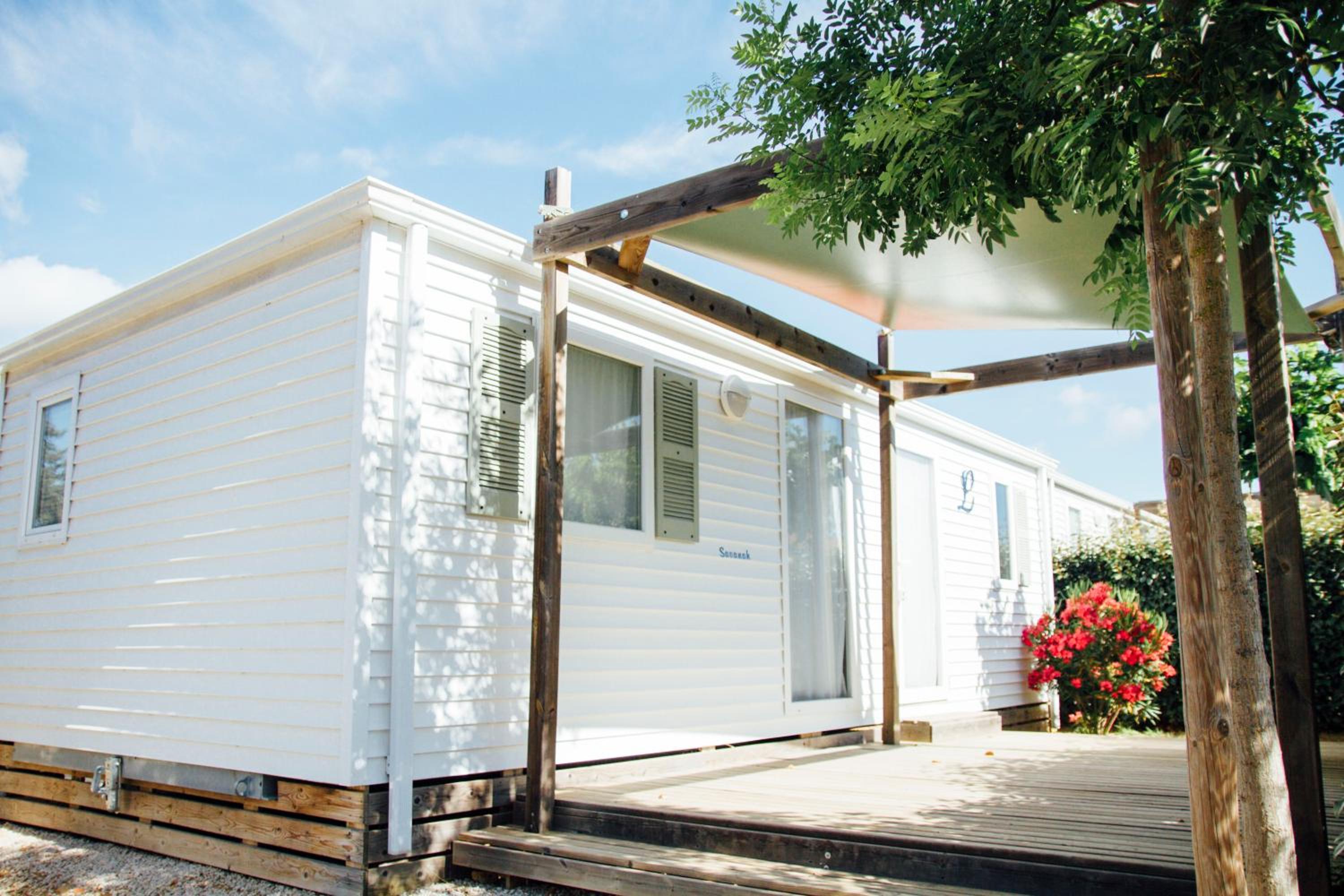 Mobile Home photo 1