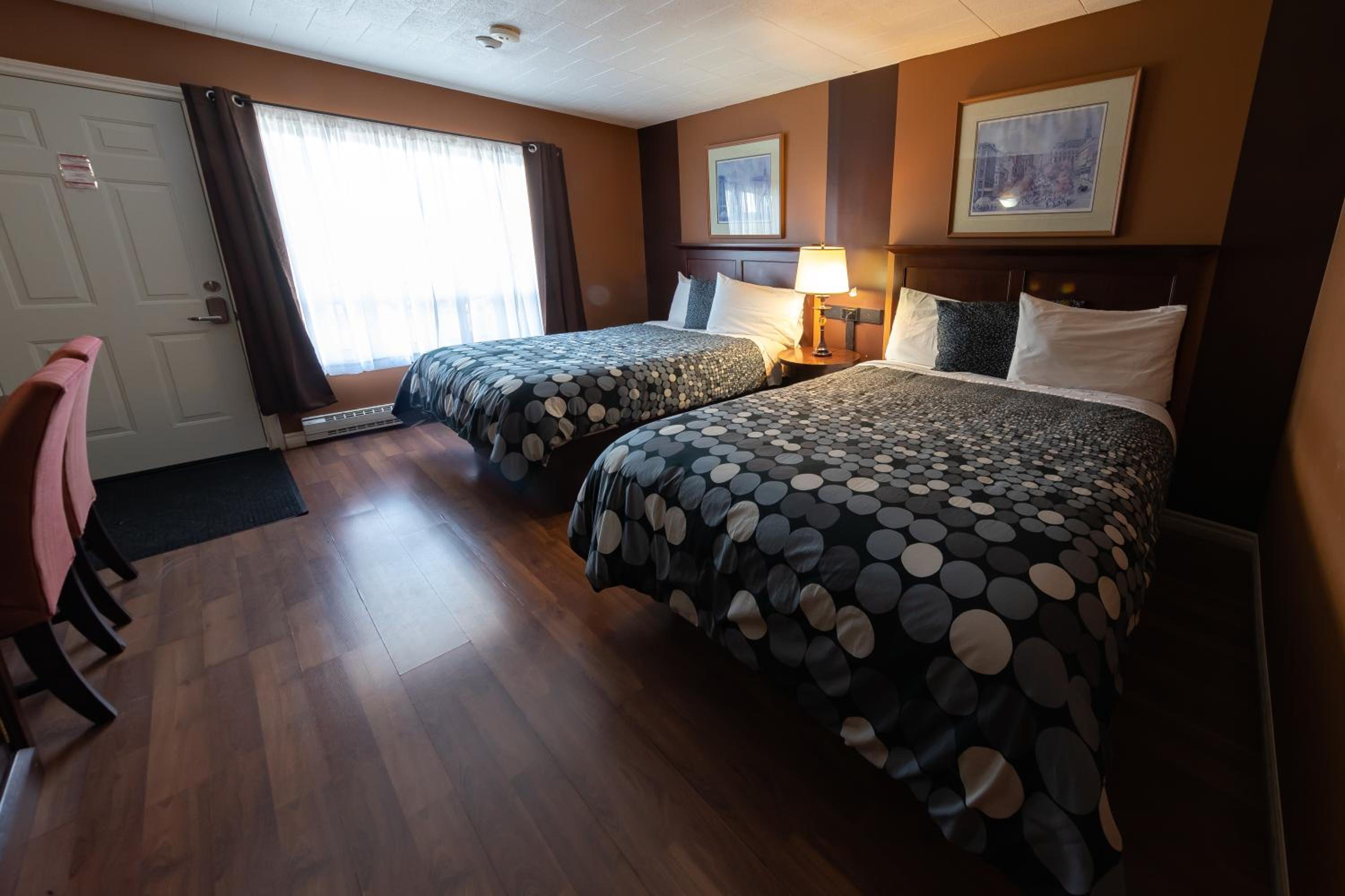 Two Queen Beds Suite photo 3