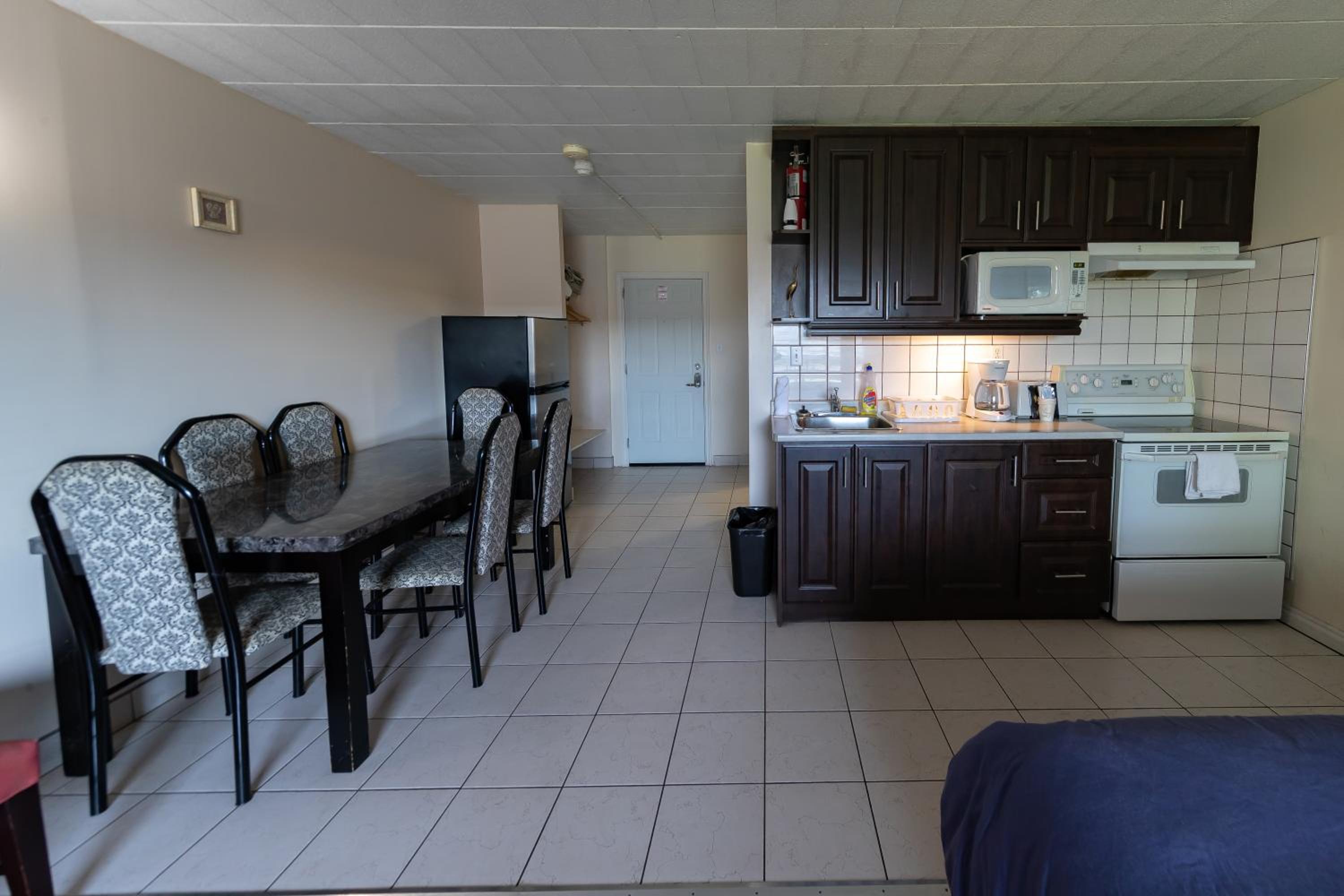 Family Room photo 2