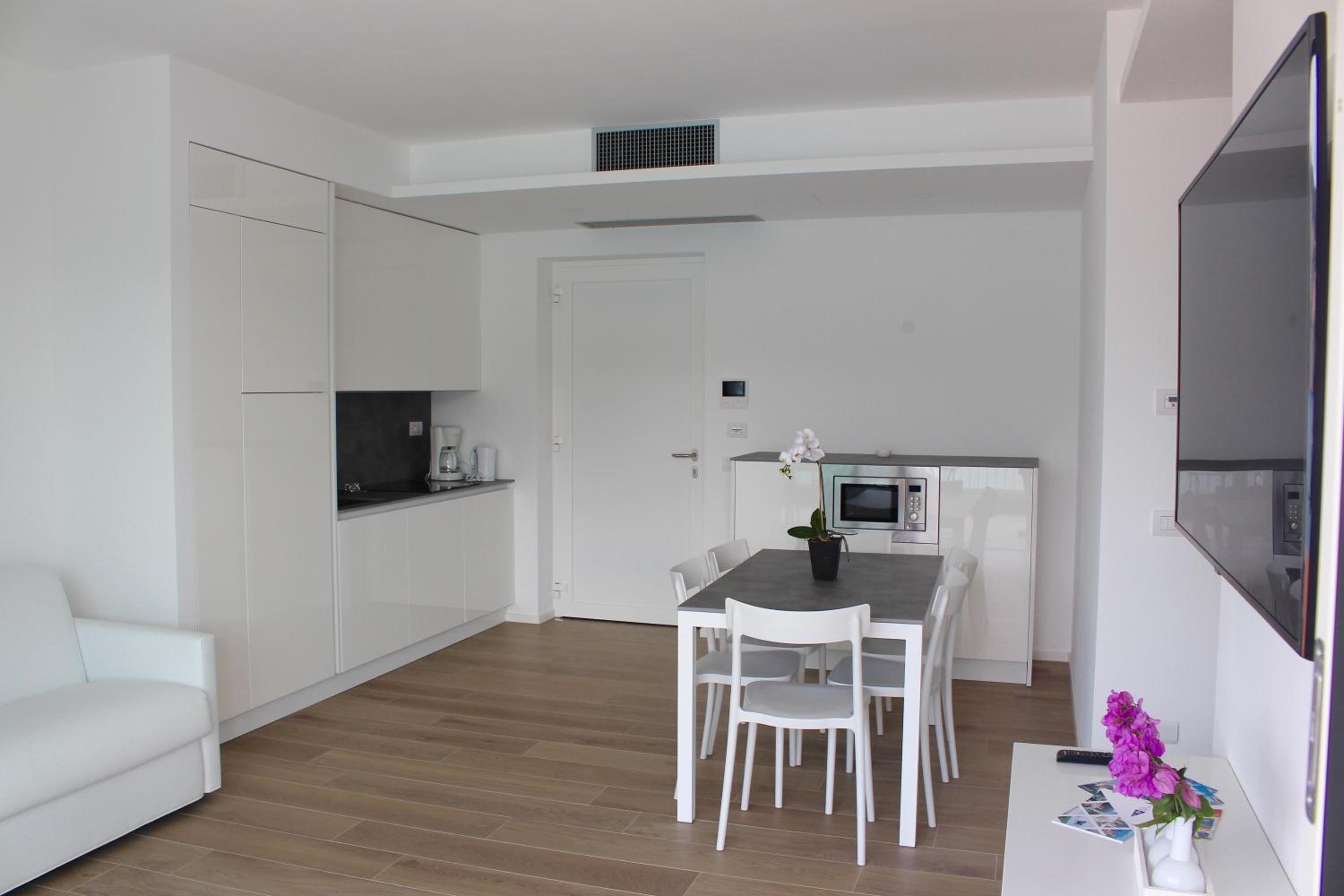 Apartment photo 3