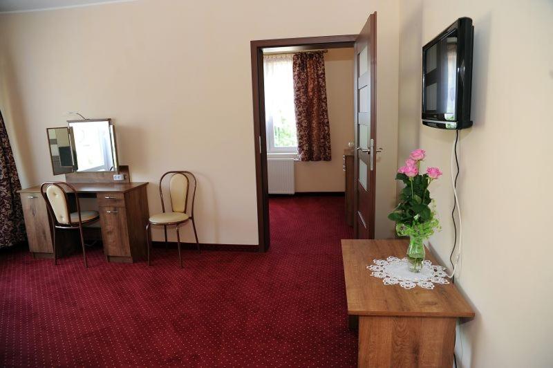 Economy Quadruple Room with Shared Bathroom photo 2