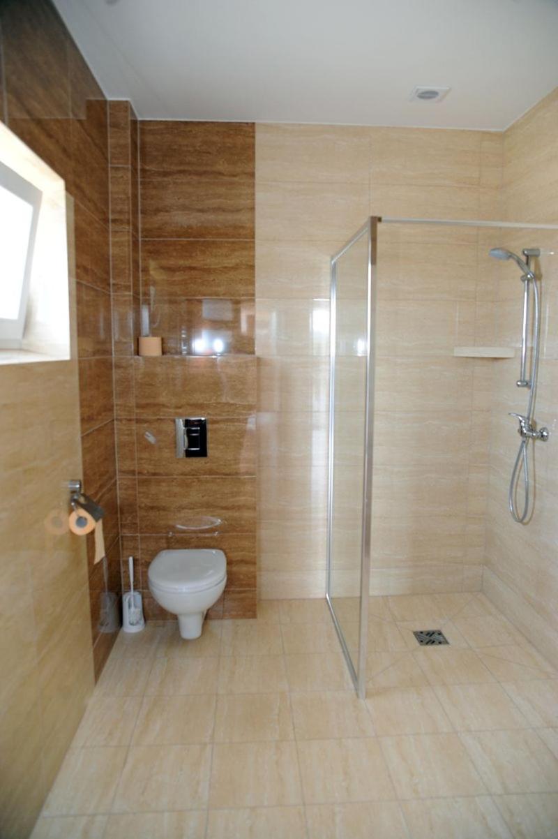 Economy Quadruple Room with Shared Bathroom photo 1