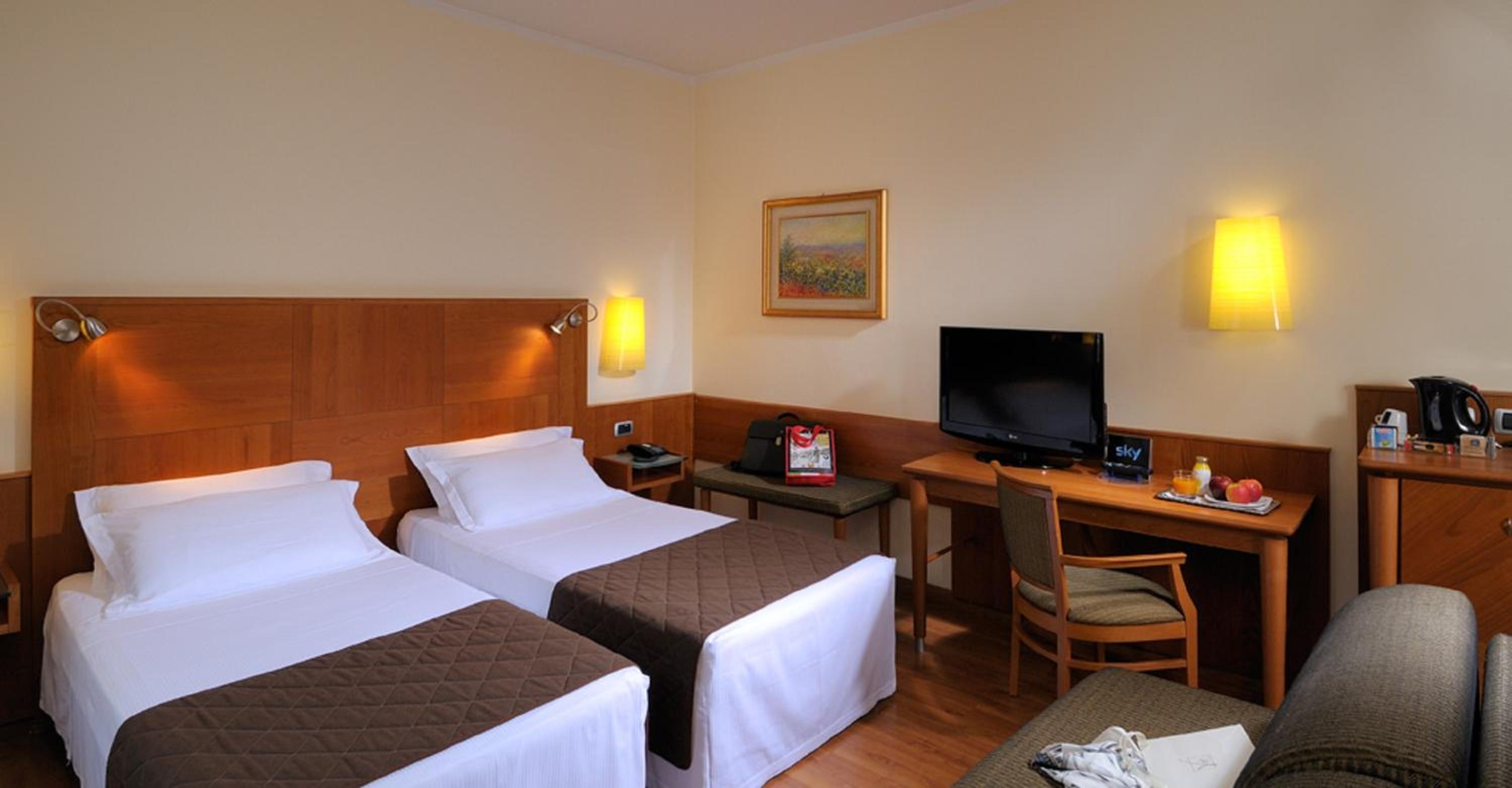 Twin Room - Photo 1