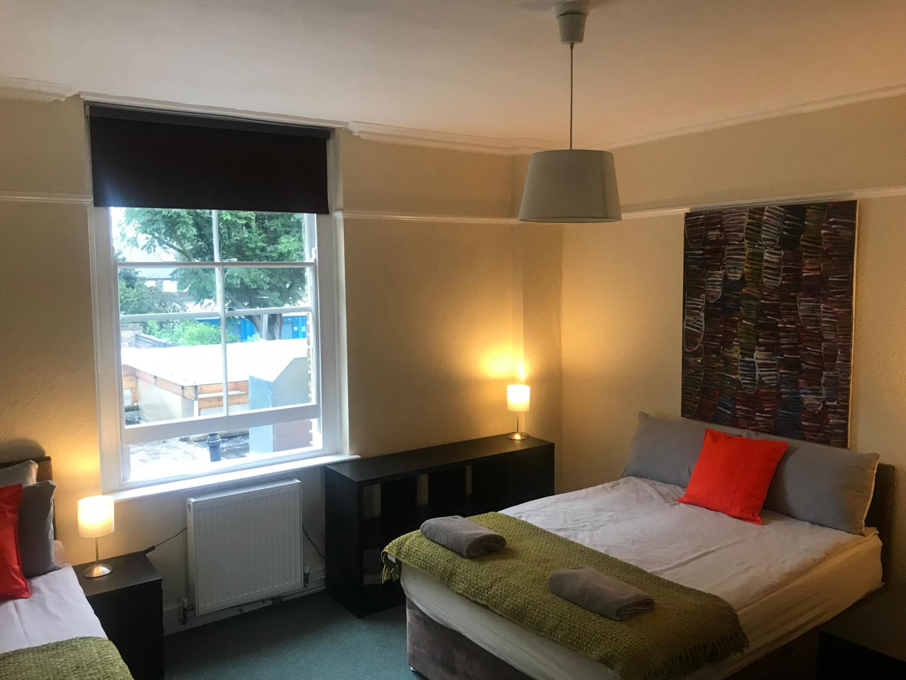 Classic Triple Room with Shared Bathroom photo 1