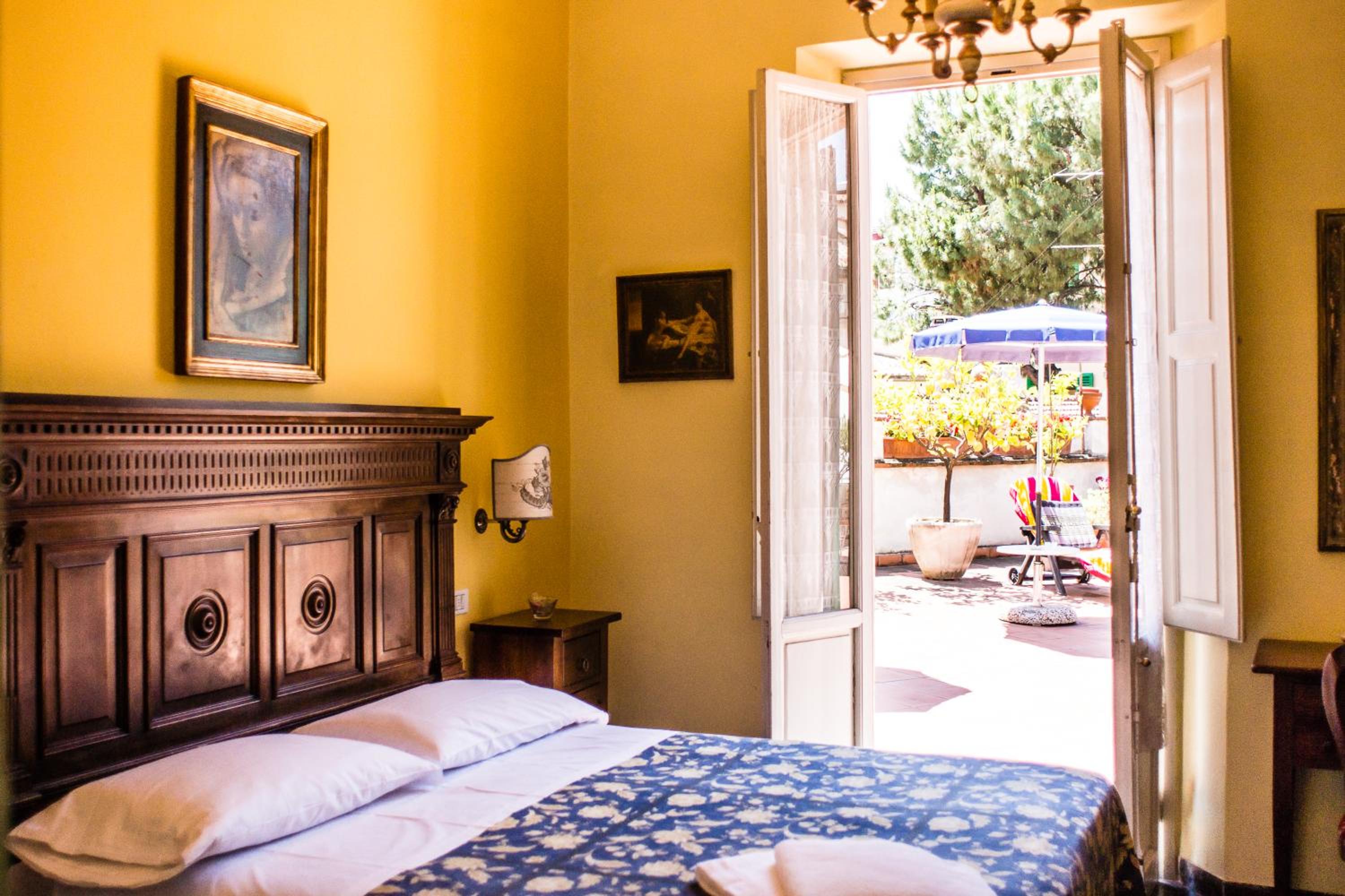 Queen Room with Garden View