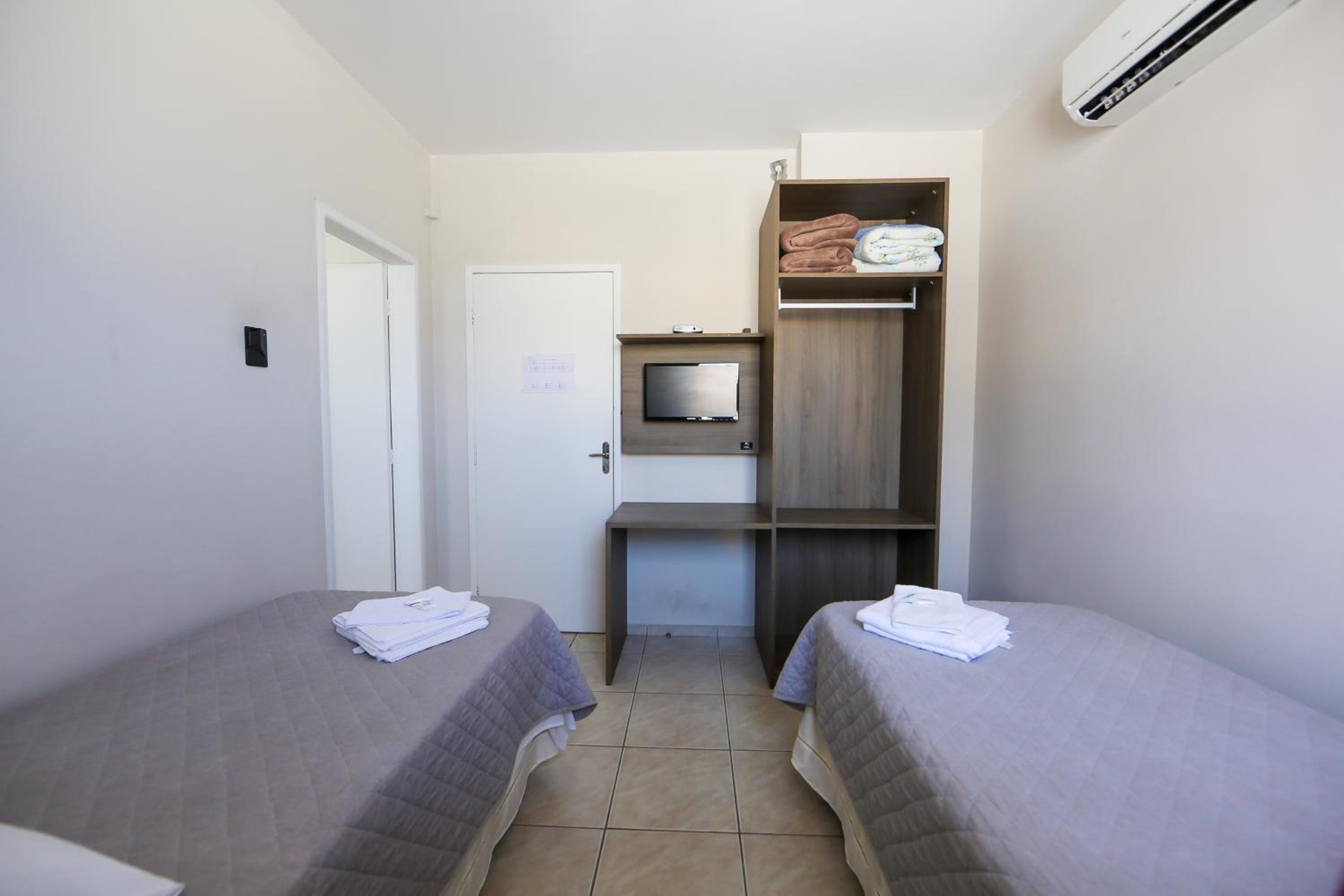 Standard Twin Room photo 1