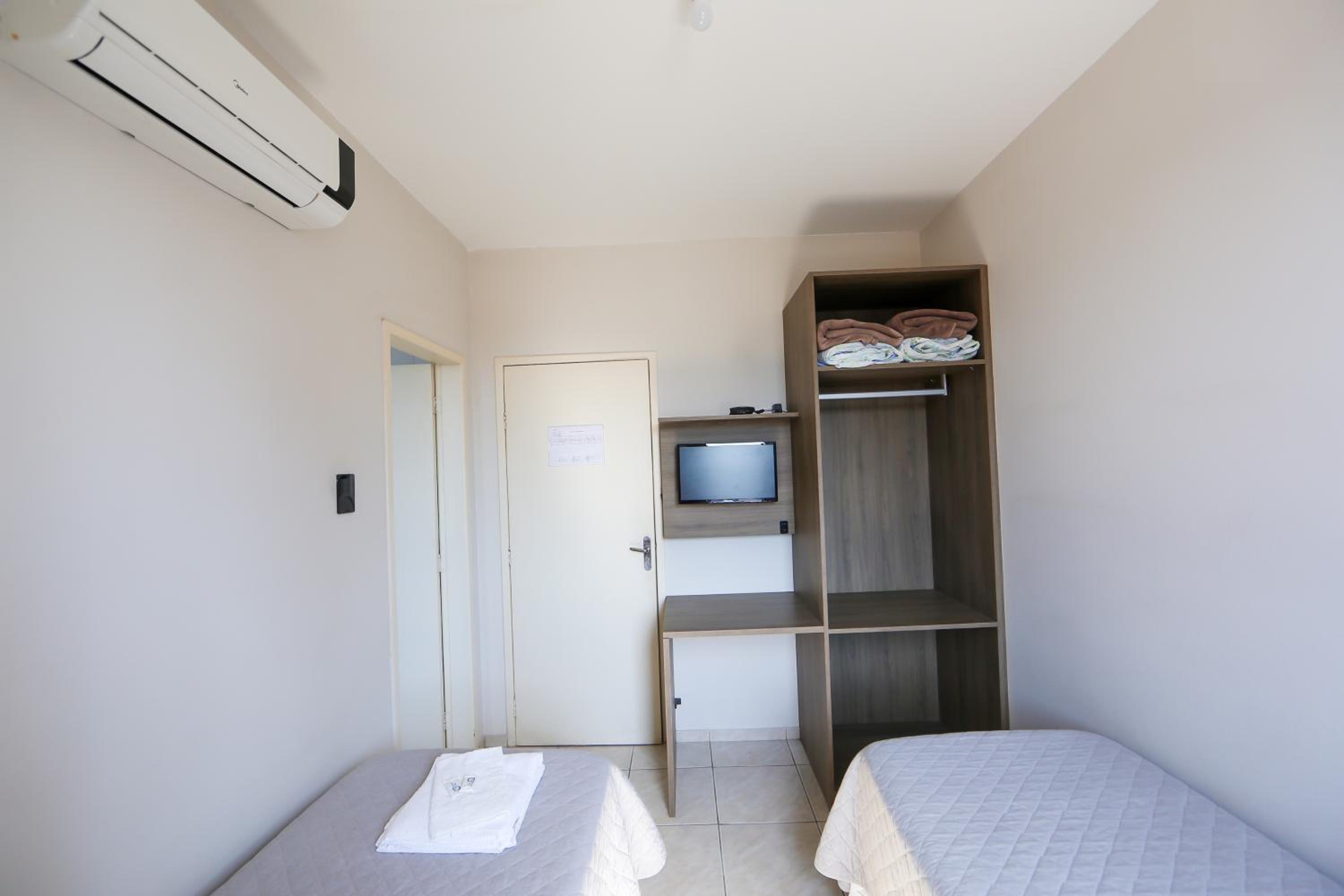 Standard Twin Room photo 2