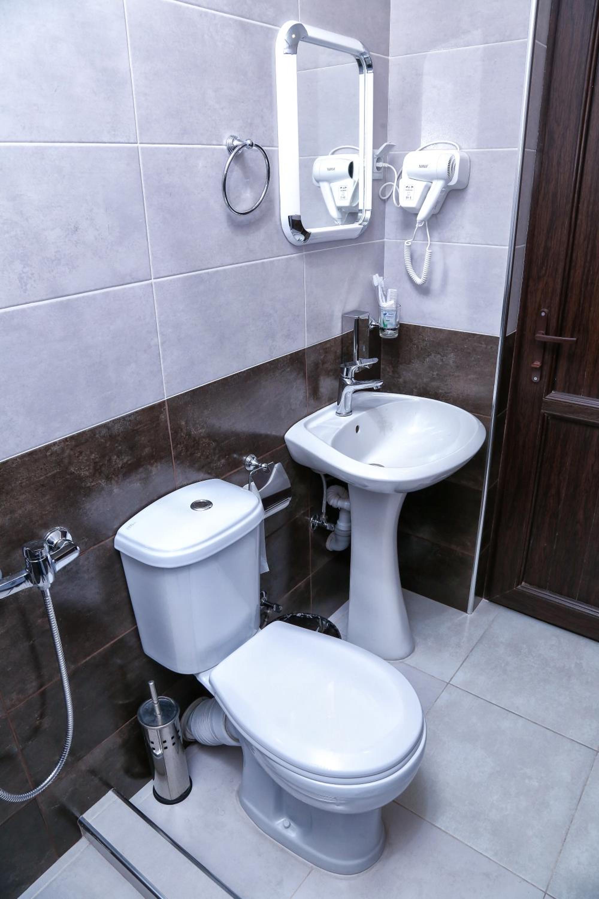 Deluxe Double Room with Balcony photo 2