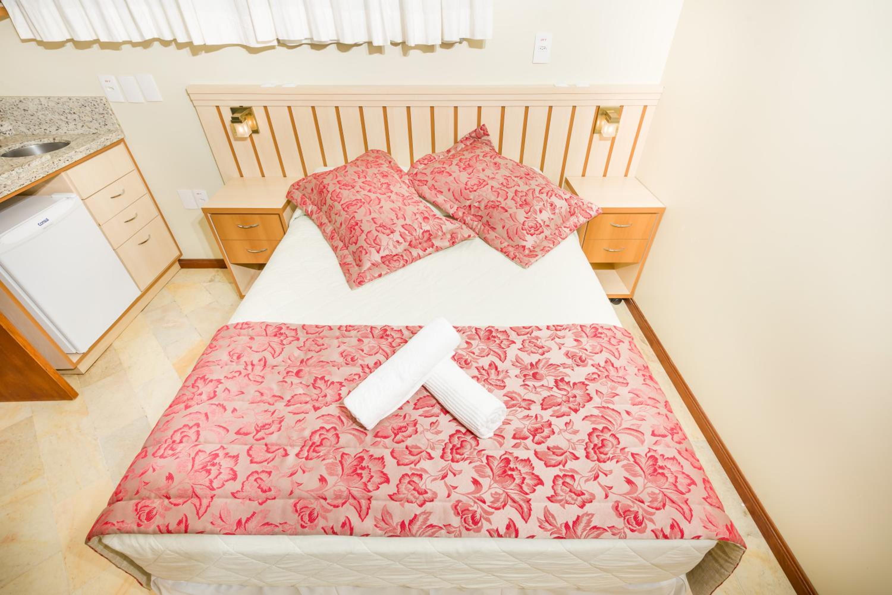 Suite 06 photo 2