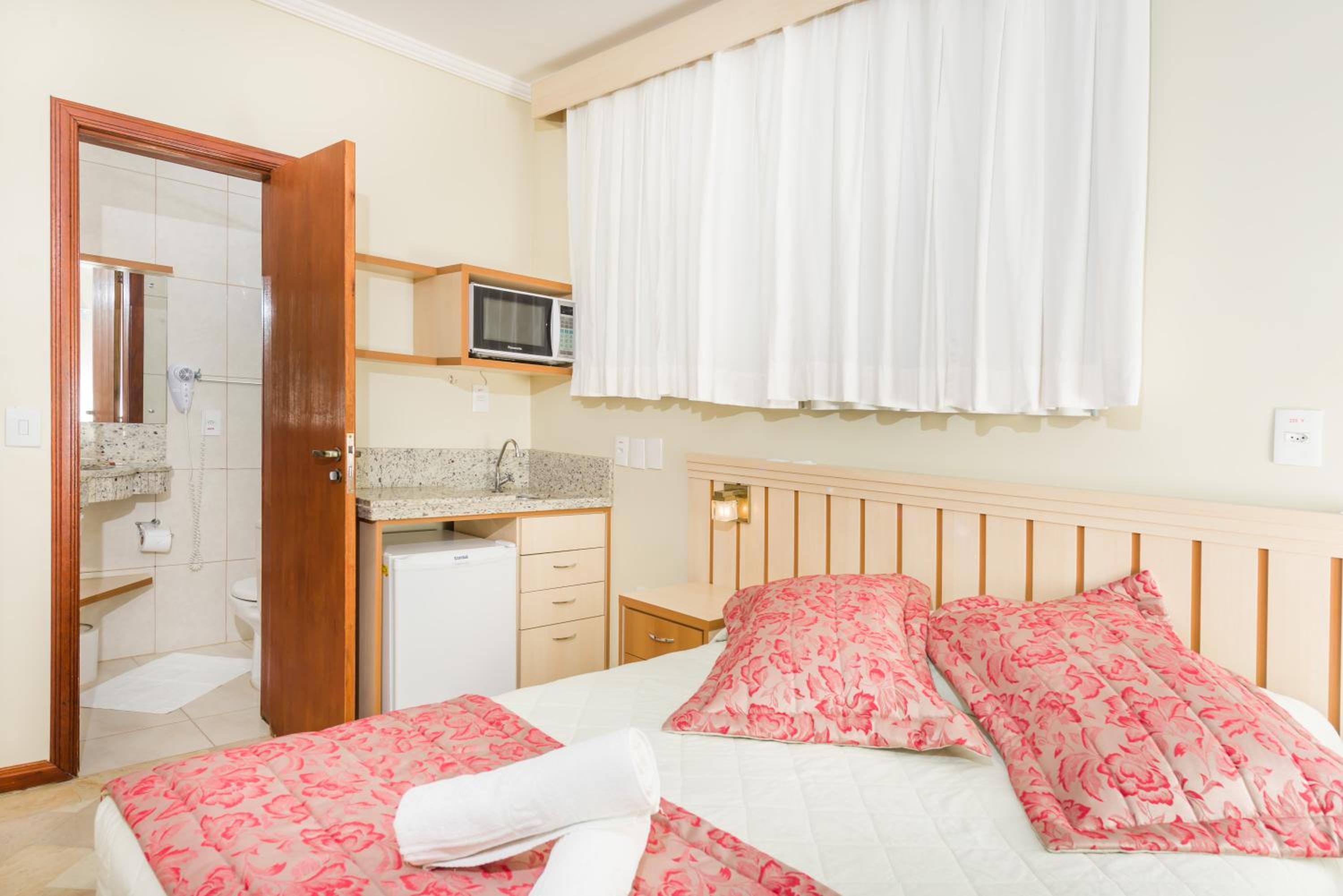 Suite 06 photo 1