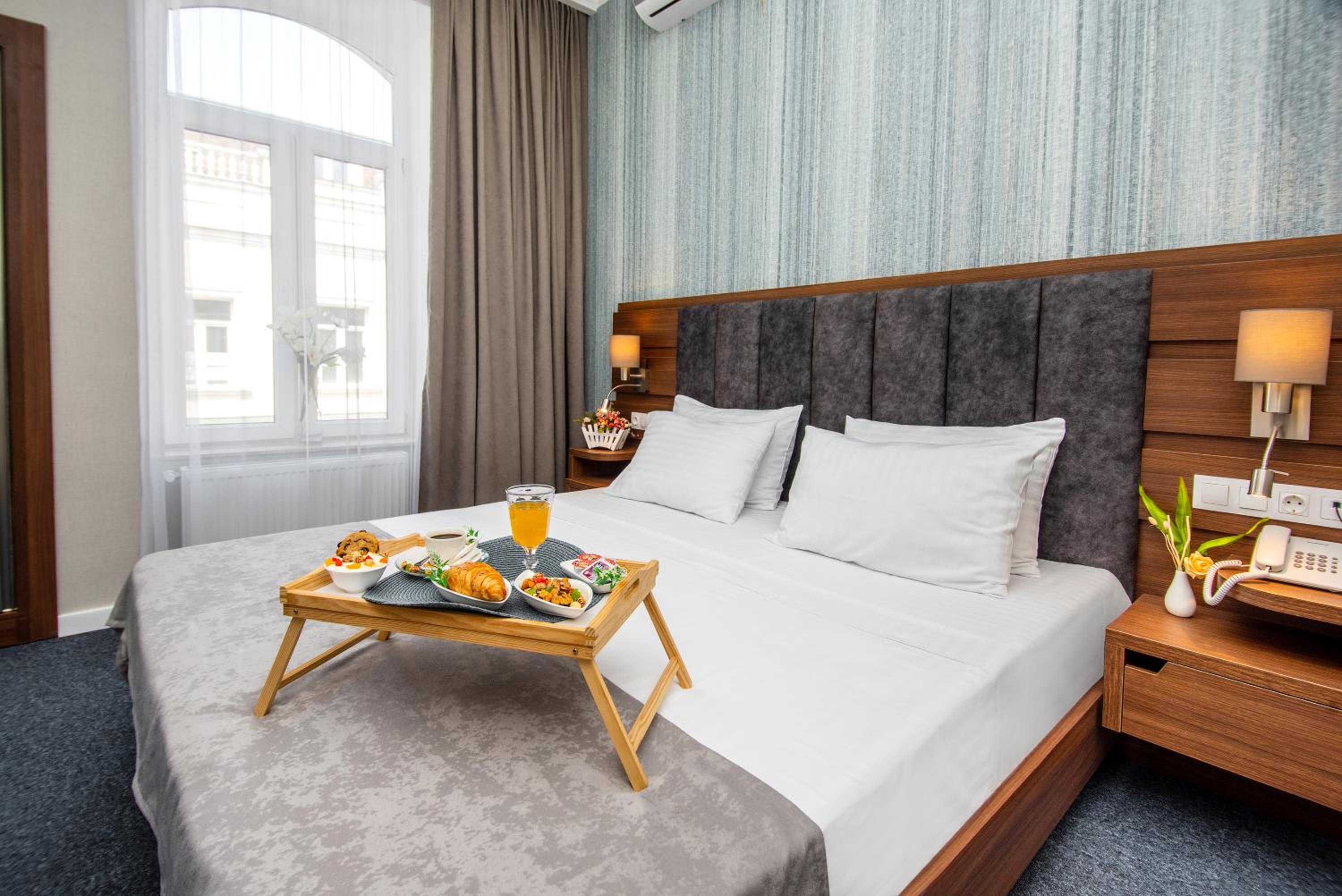 Standard Double or Twin Room - Photo 14