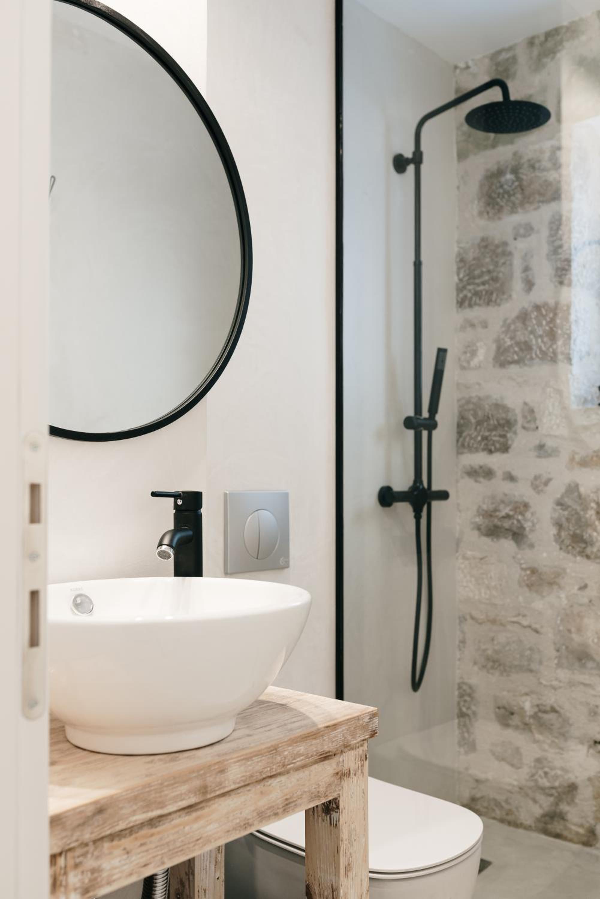 Double Room - Photo 16