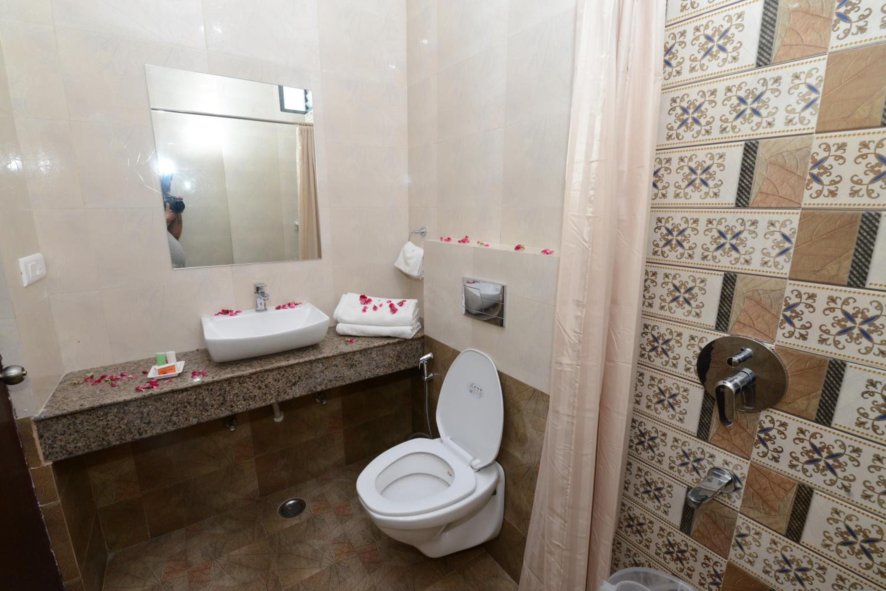 Deluxe Suite - Photo 3