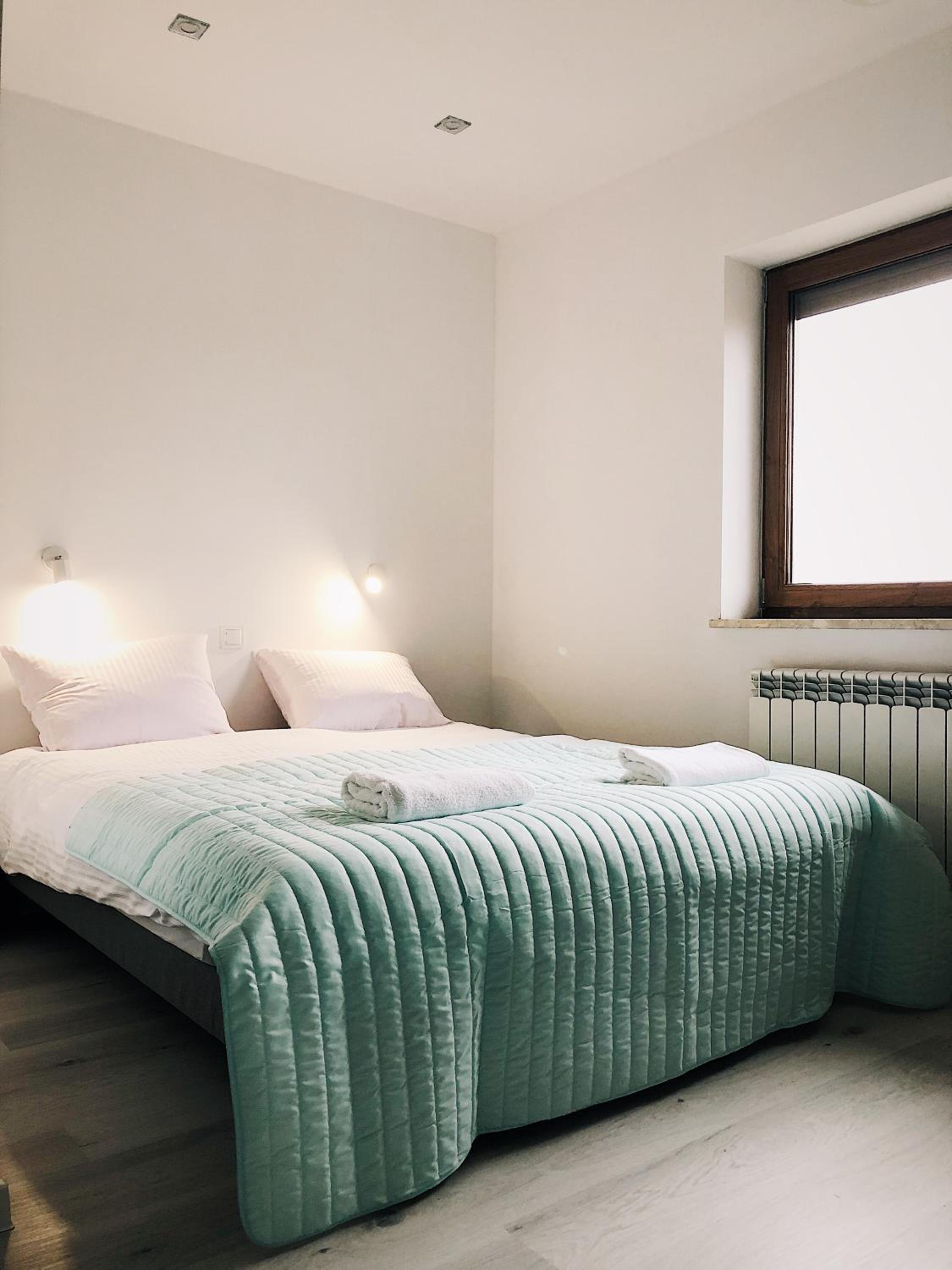 Double Room with Private Bathroom - Photo 1