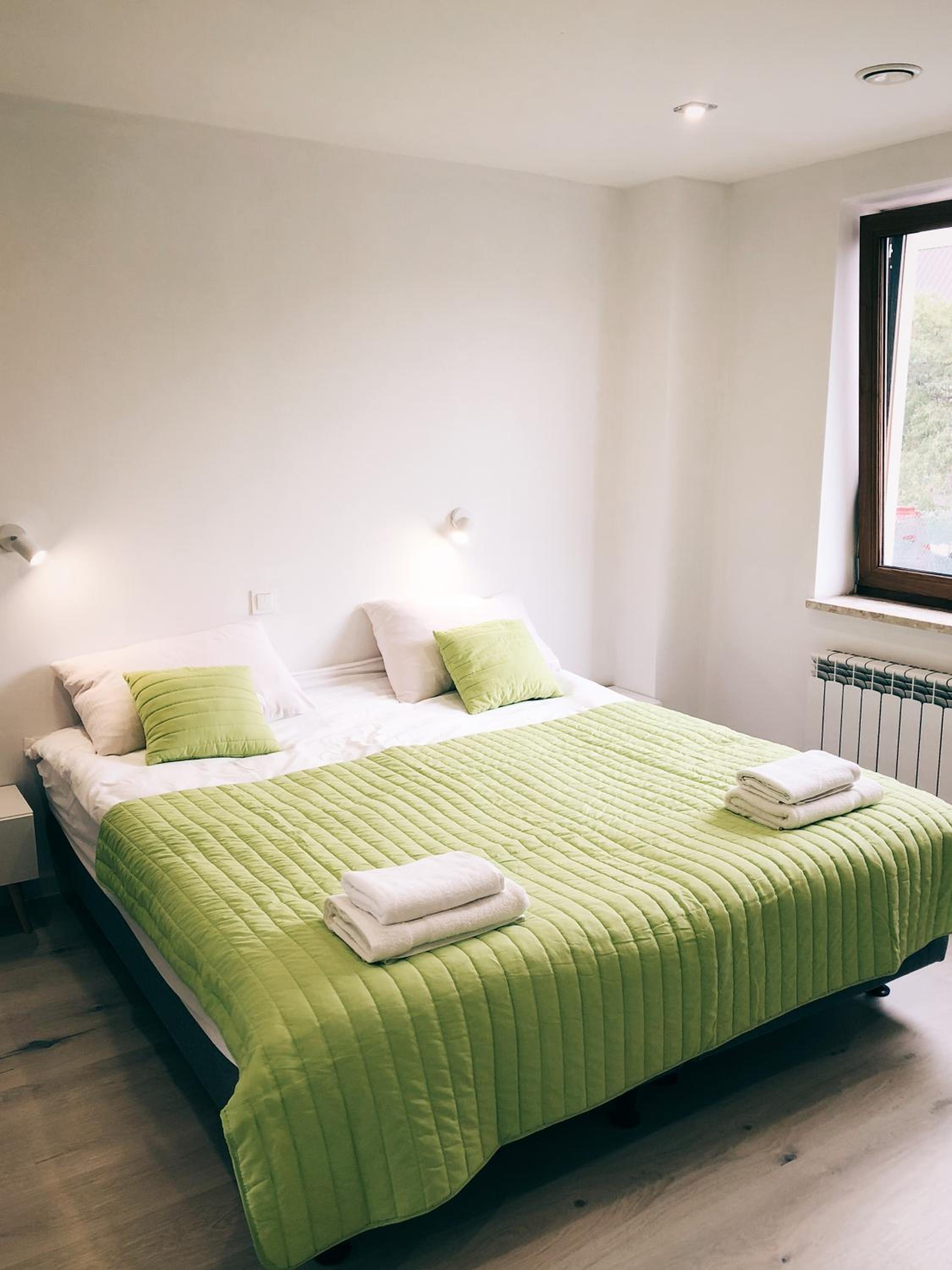Double Room with Private Bathroom - Photo 11