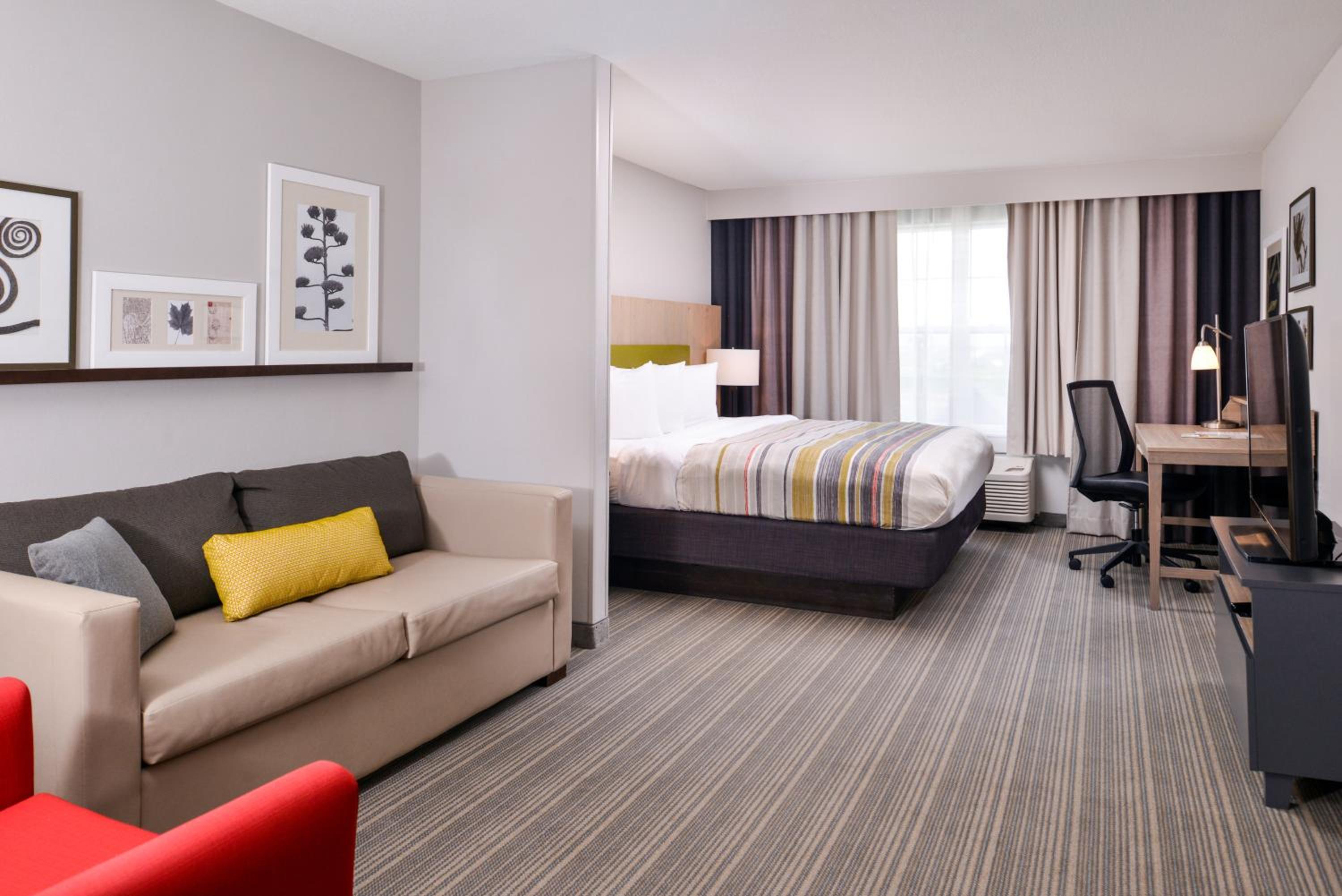 One-Bedroom King Suite - Photo 1