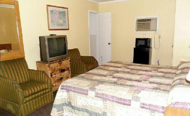 Standard King Room photo 1