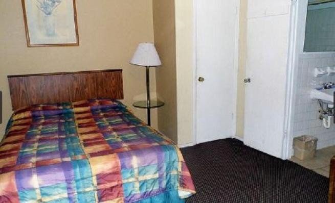 Standard King Room photo 2