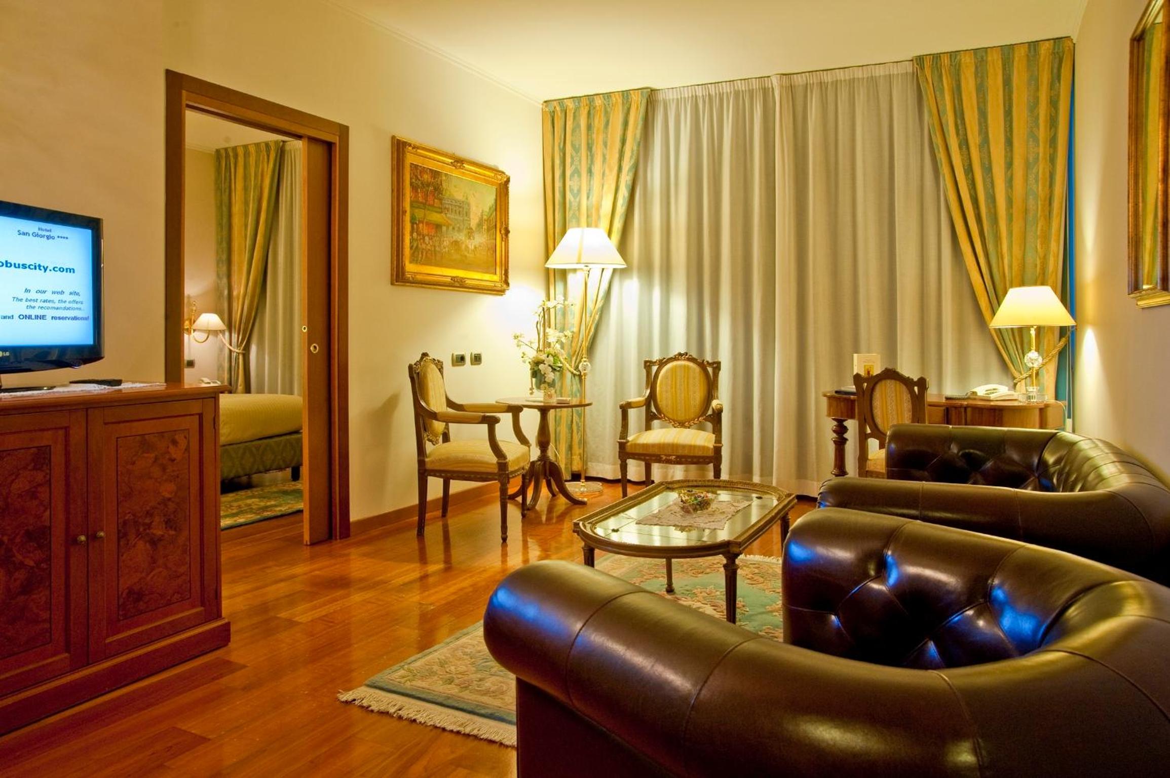 Suite - Photo 8