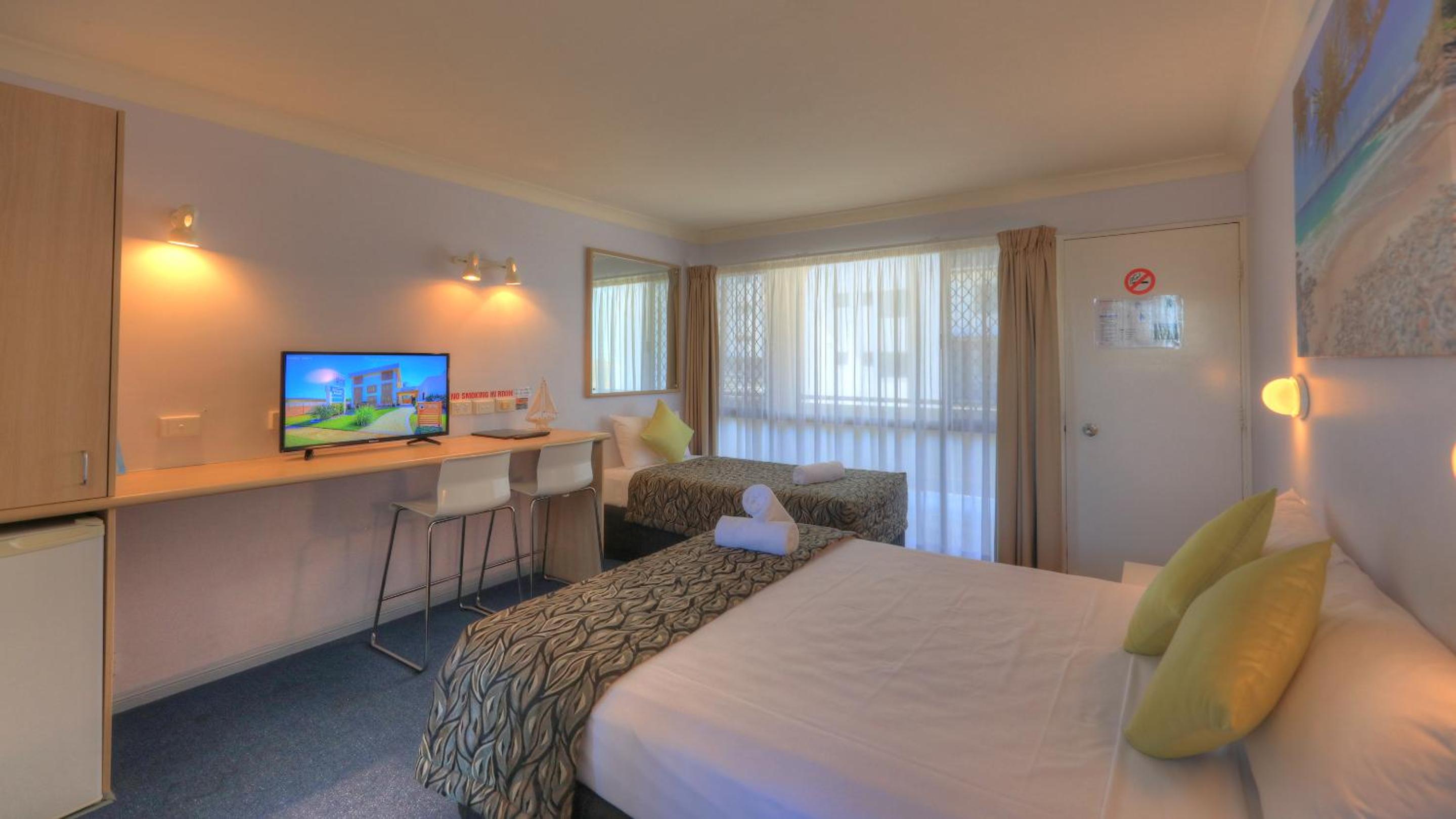 Queen Room photo 1