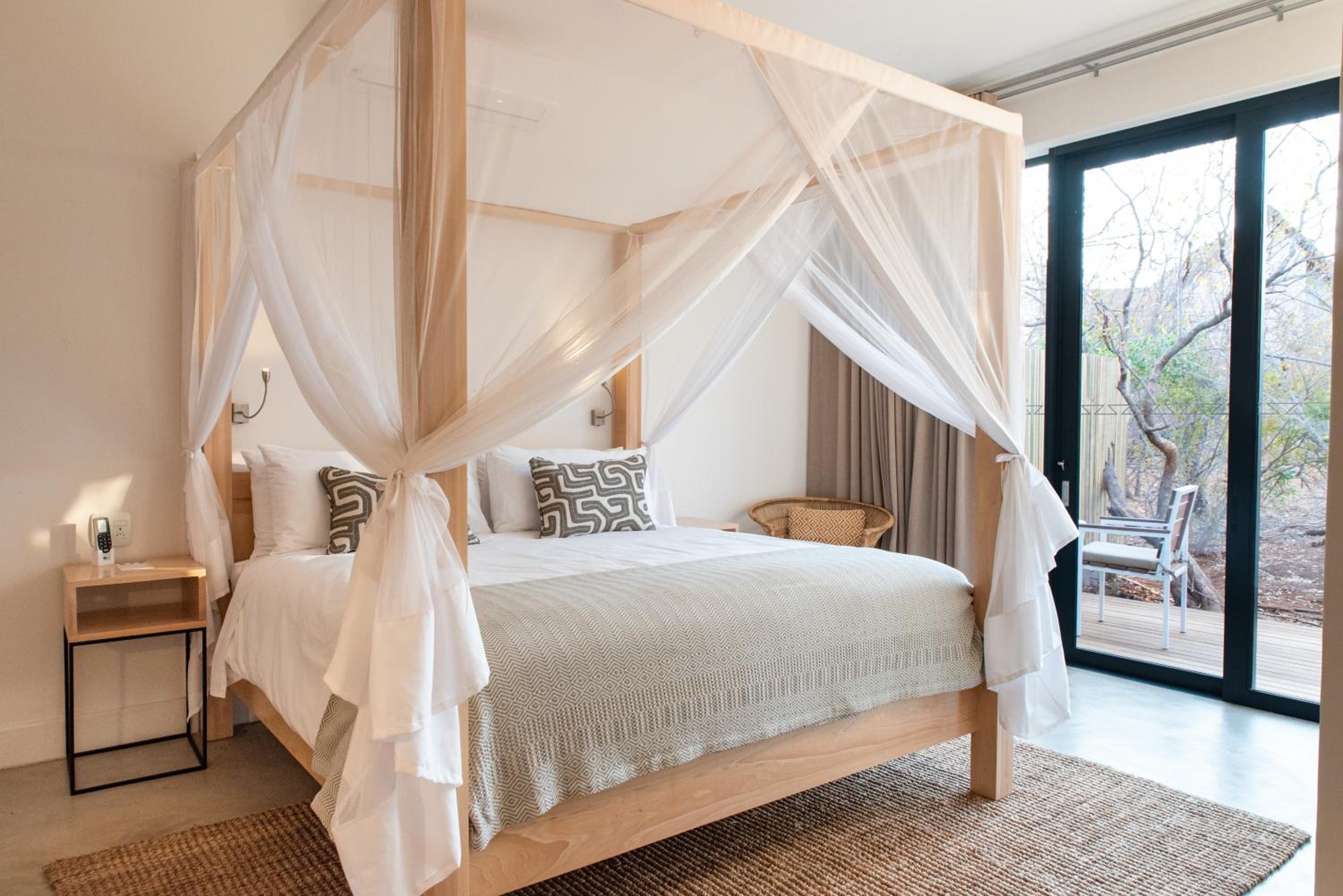 Mhlabeni Boutique Villa - Premium Deluxe Room photo 3