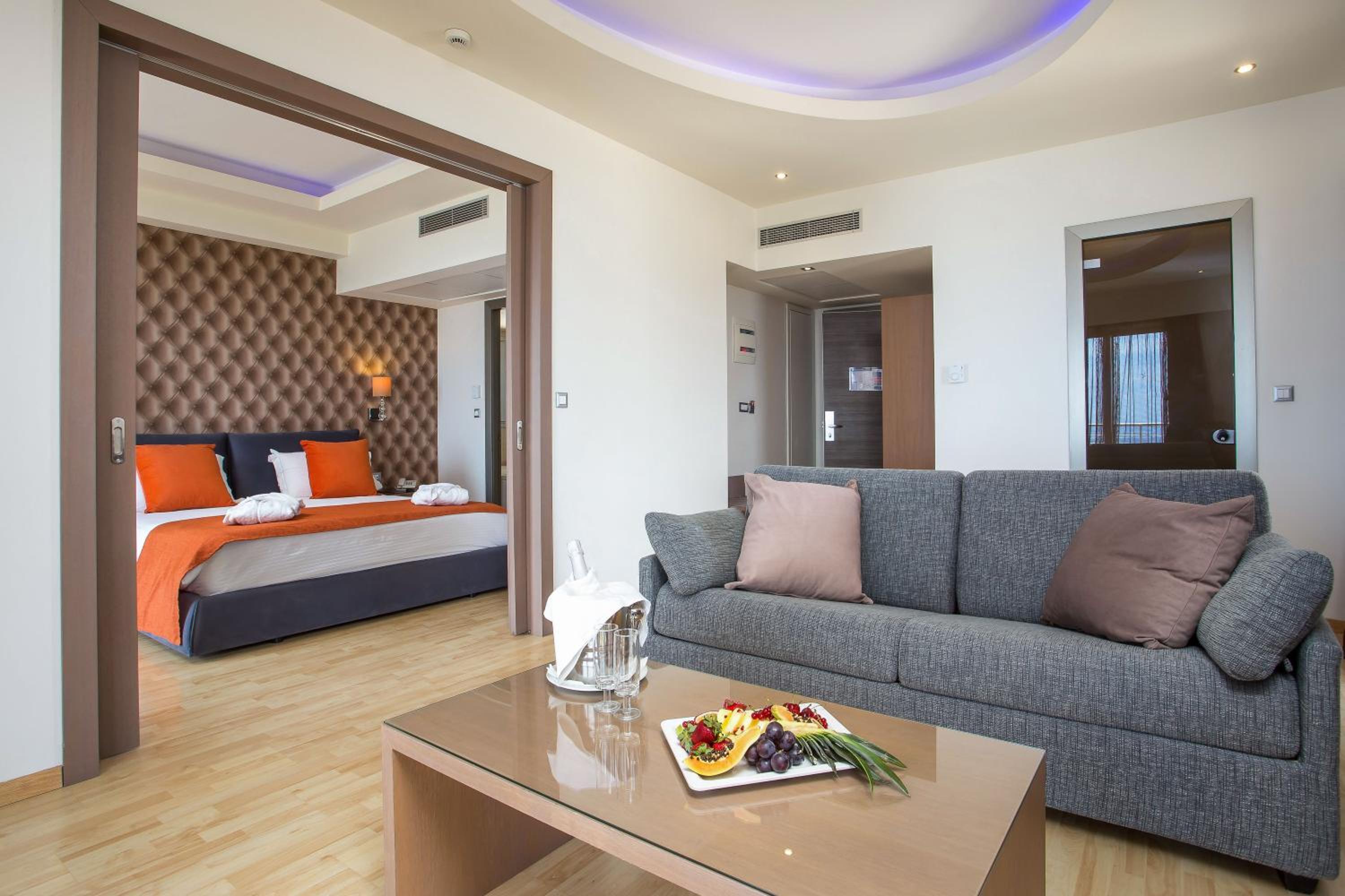 Panoramic Suite with Sea view & Outdoor Jet-bath - Photo 2