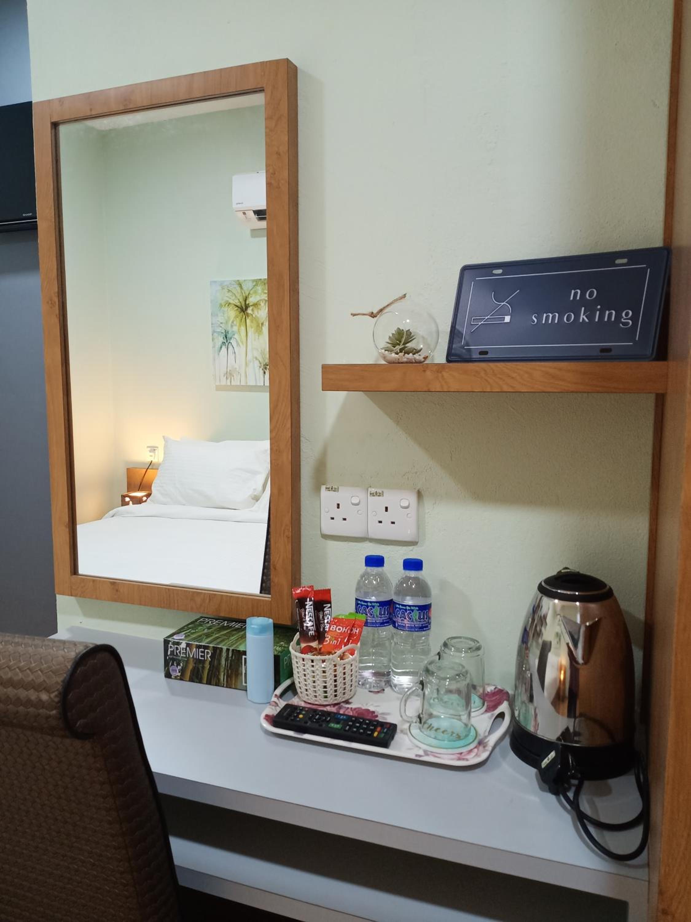 Deluxe Room - Photo 5