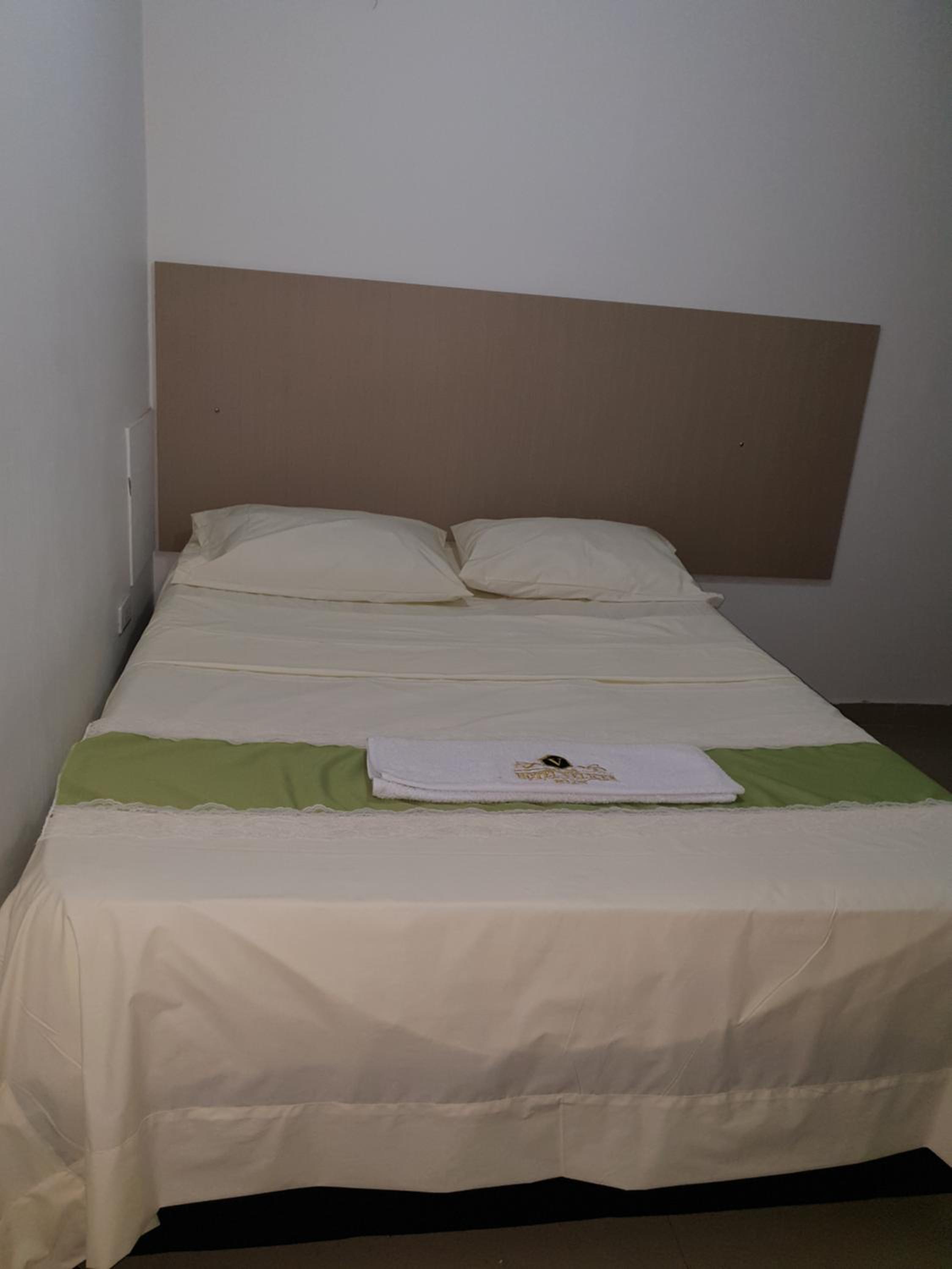 Single Room with Private Bathroom photo 1