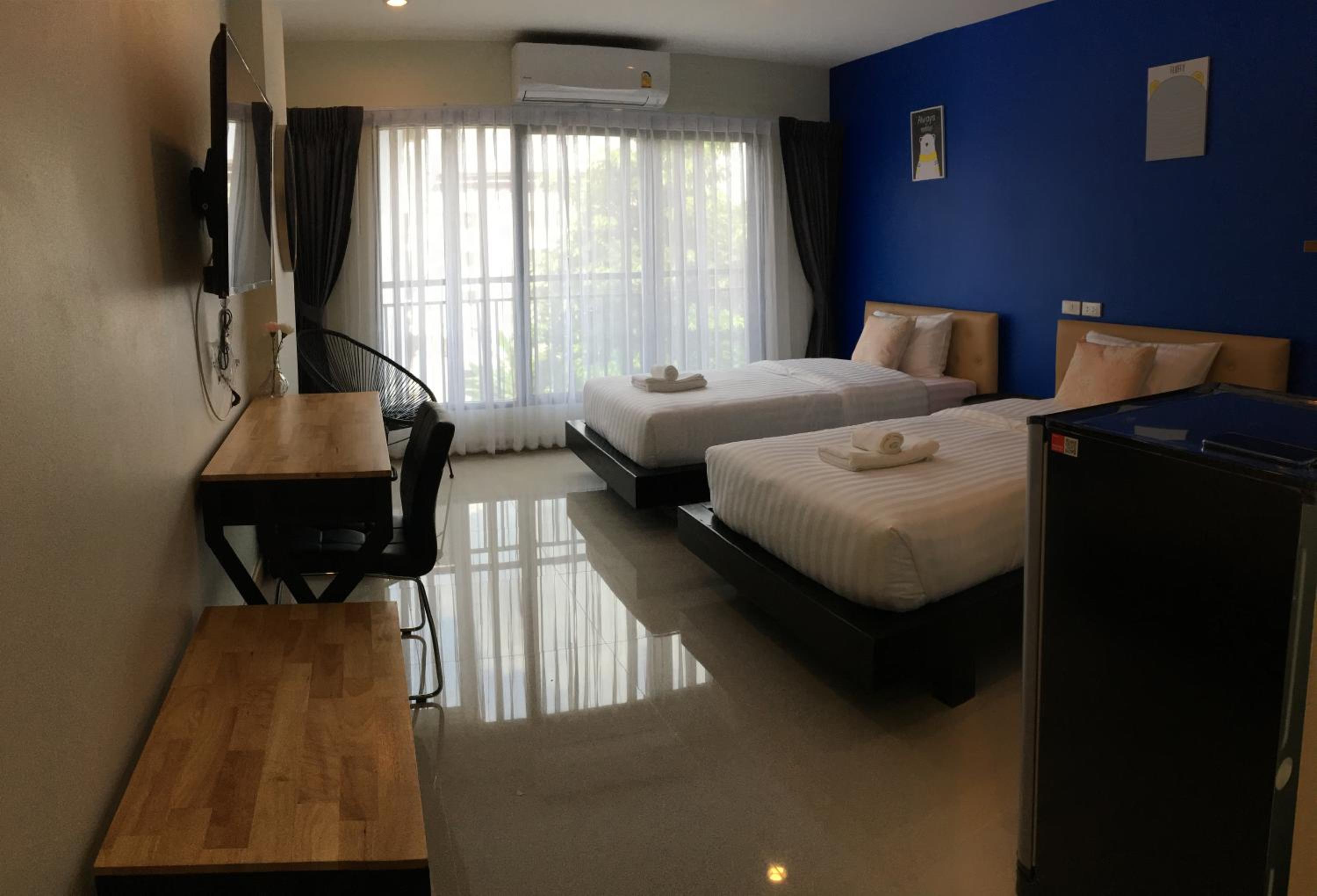 Twin Room with Balcony - Photo 7