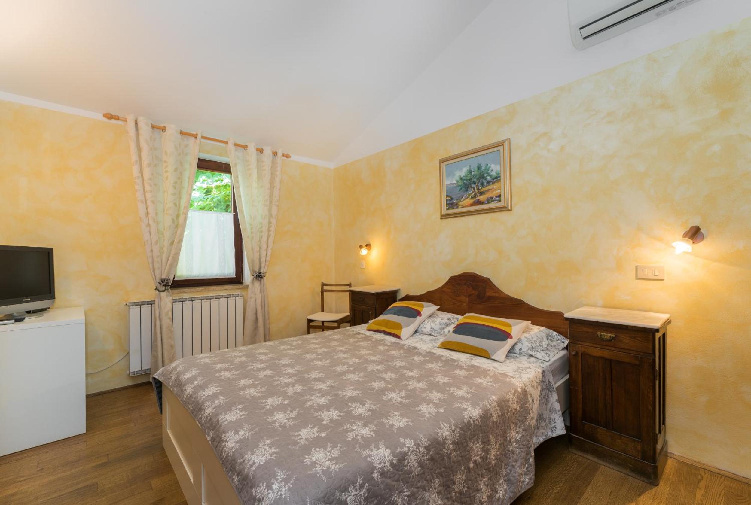 Double Room with Private Bathroom photo 1