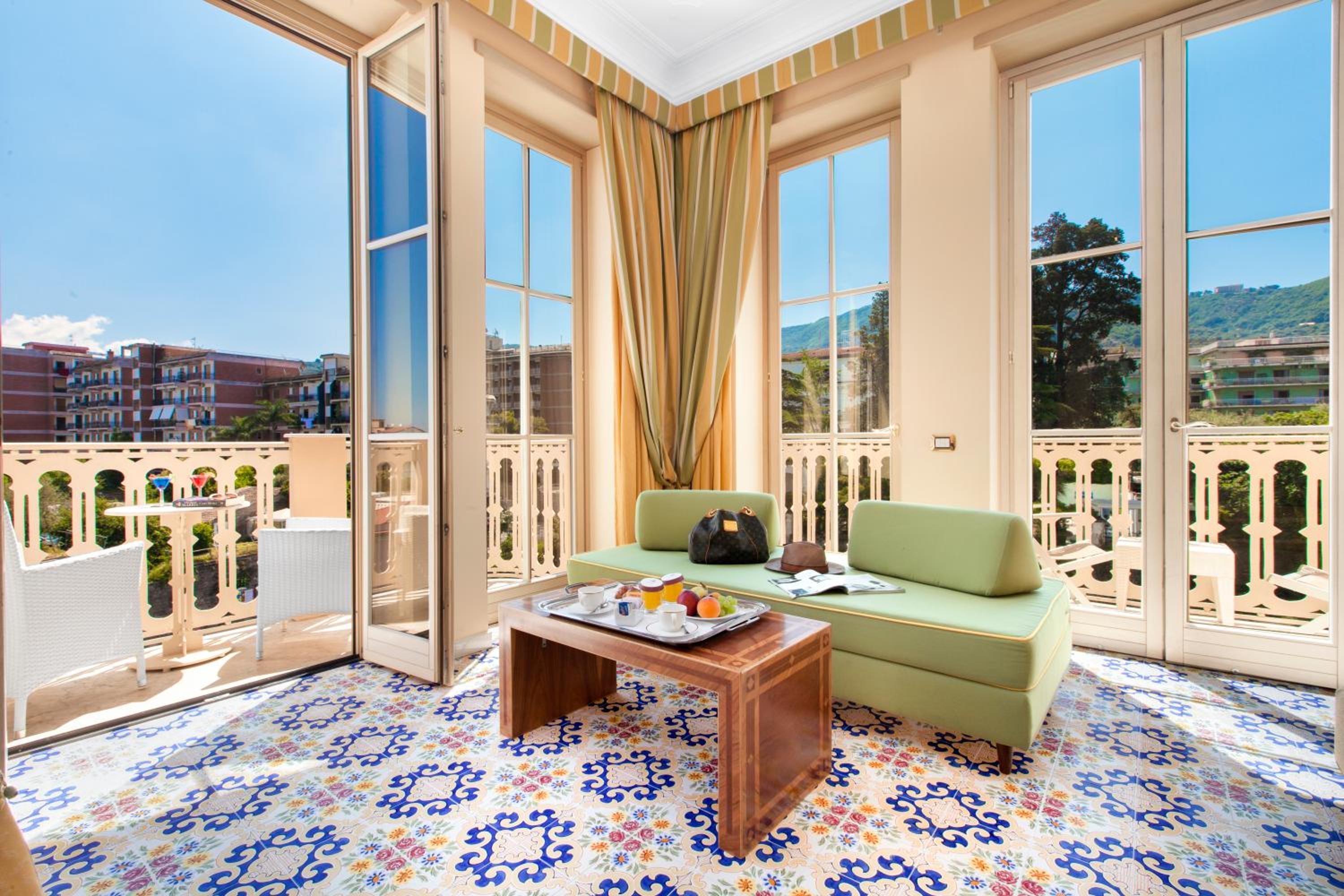 Junior Suite (2 Adults) - Photo 2