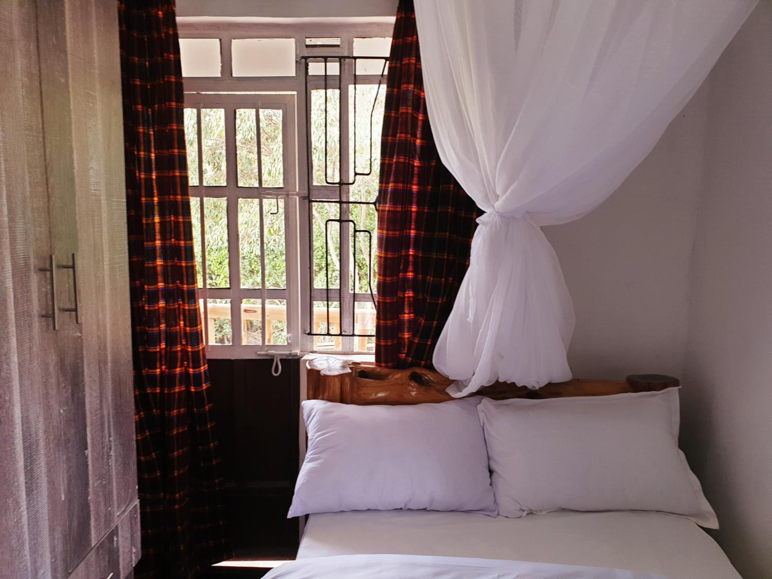 Deluxe Queen Room - Photo 91