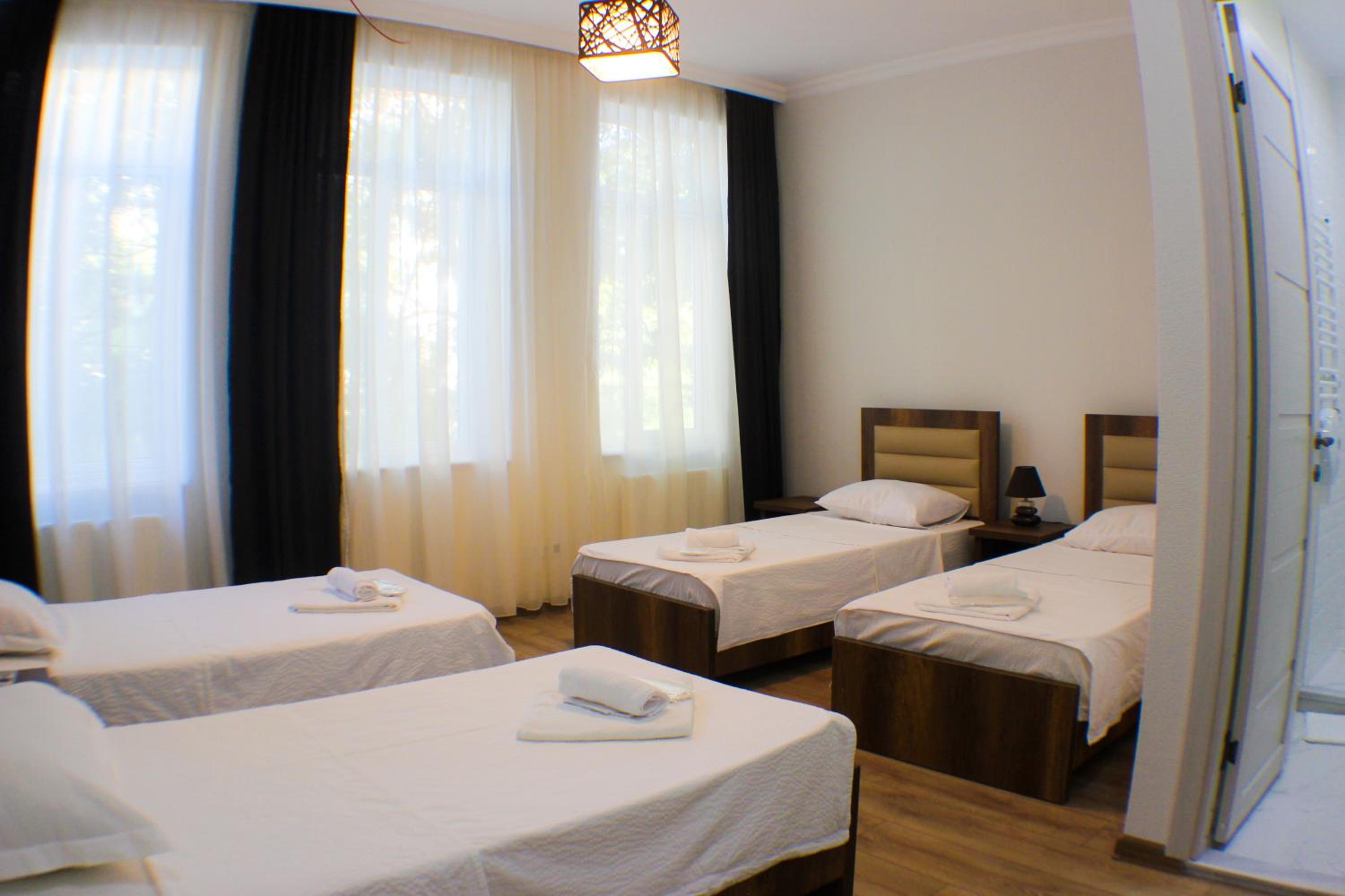 Quadruple Room with Mountain View - Photo 1